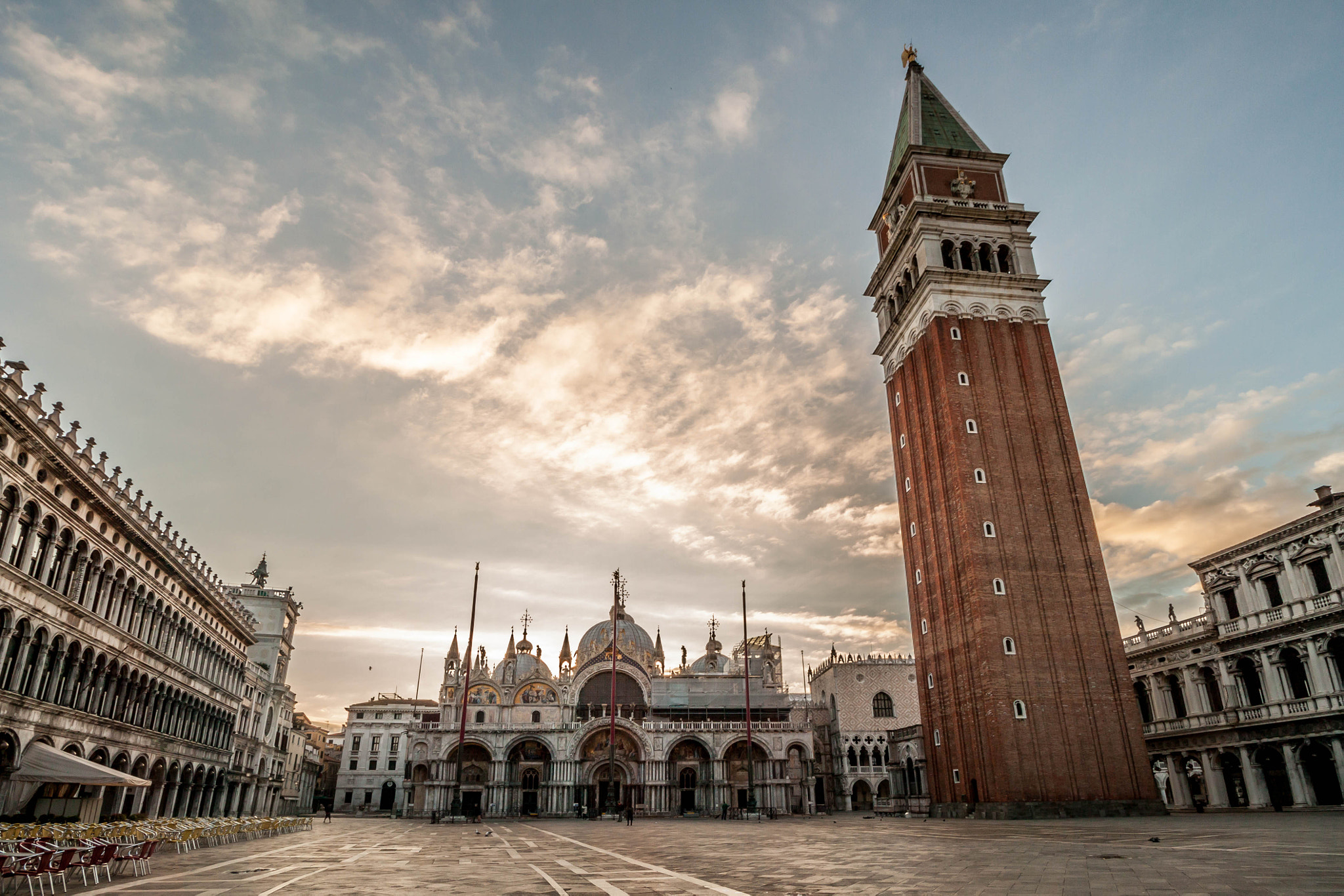 Canon EF-S 10-18mm F4.5–5.6 IS STM sample photo. Piazza san marco photography
