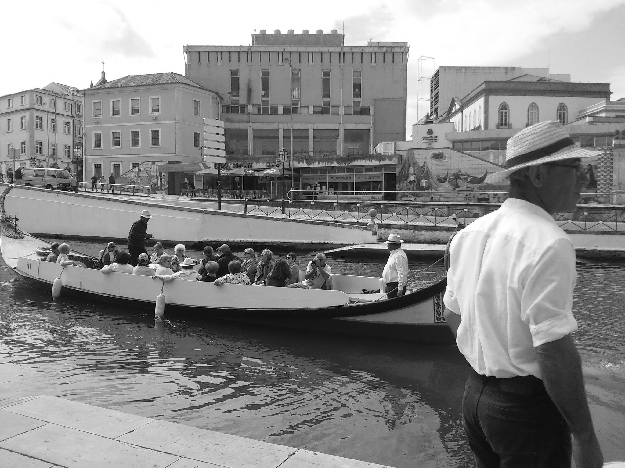 LG L90 sample photo. Daily life at aveiro photography