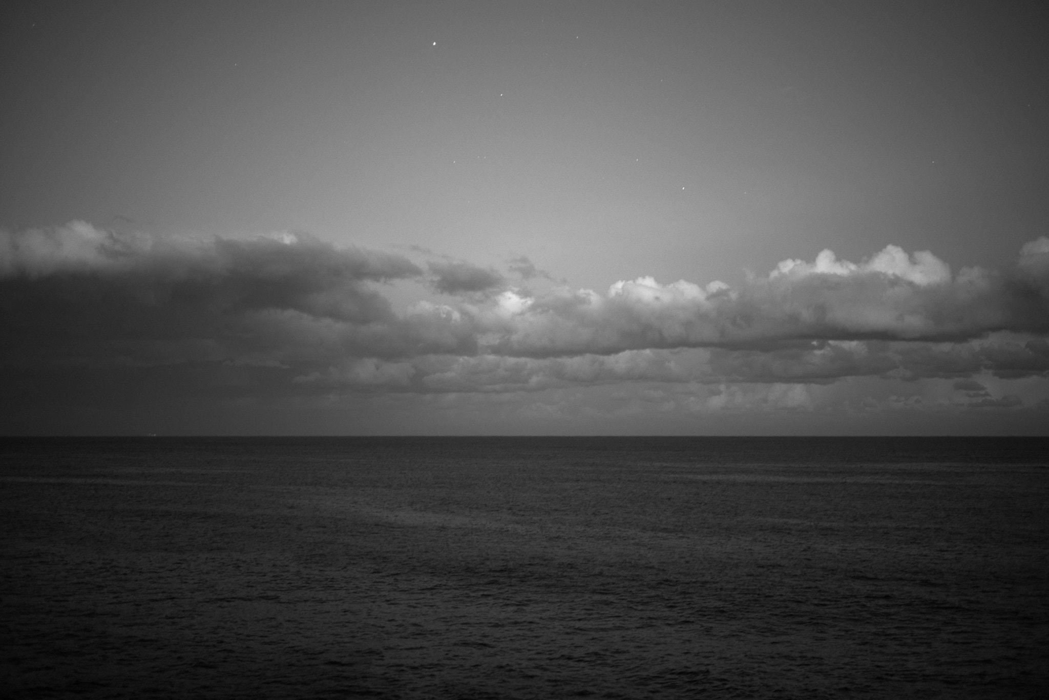 Leica Tri-Elmar-M 16-18-21mm F4 ASPH sample photo. Stars above the sea photography