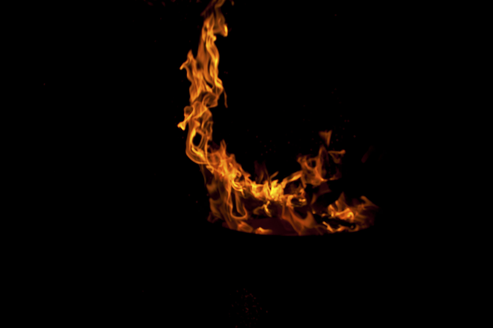 KONICA MINOLTA MAXXUM 5D sample photo. Into the flames photography