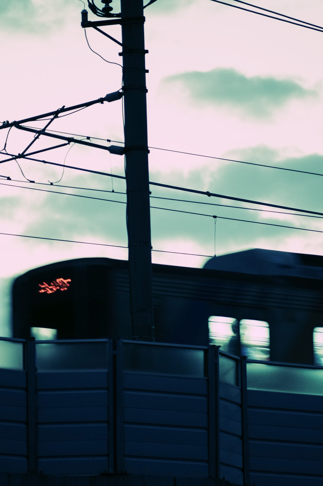 Pentax smc DA* 200mm F2.8 ED (IF) SDM sample photo. Monday pm 06:10  photography