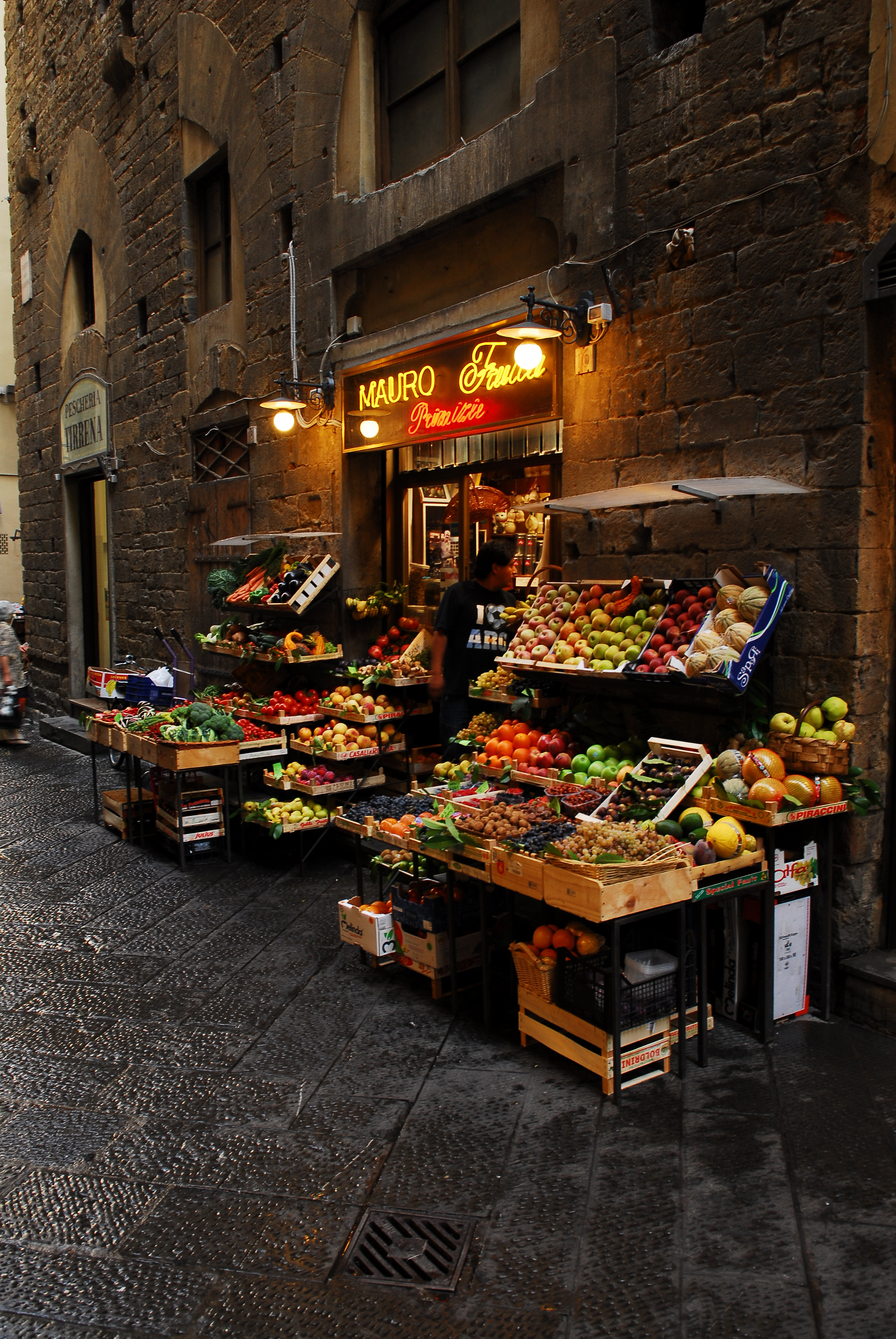 Nikon D200 sample photo. Florence market photography
