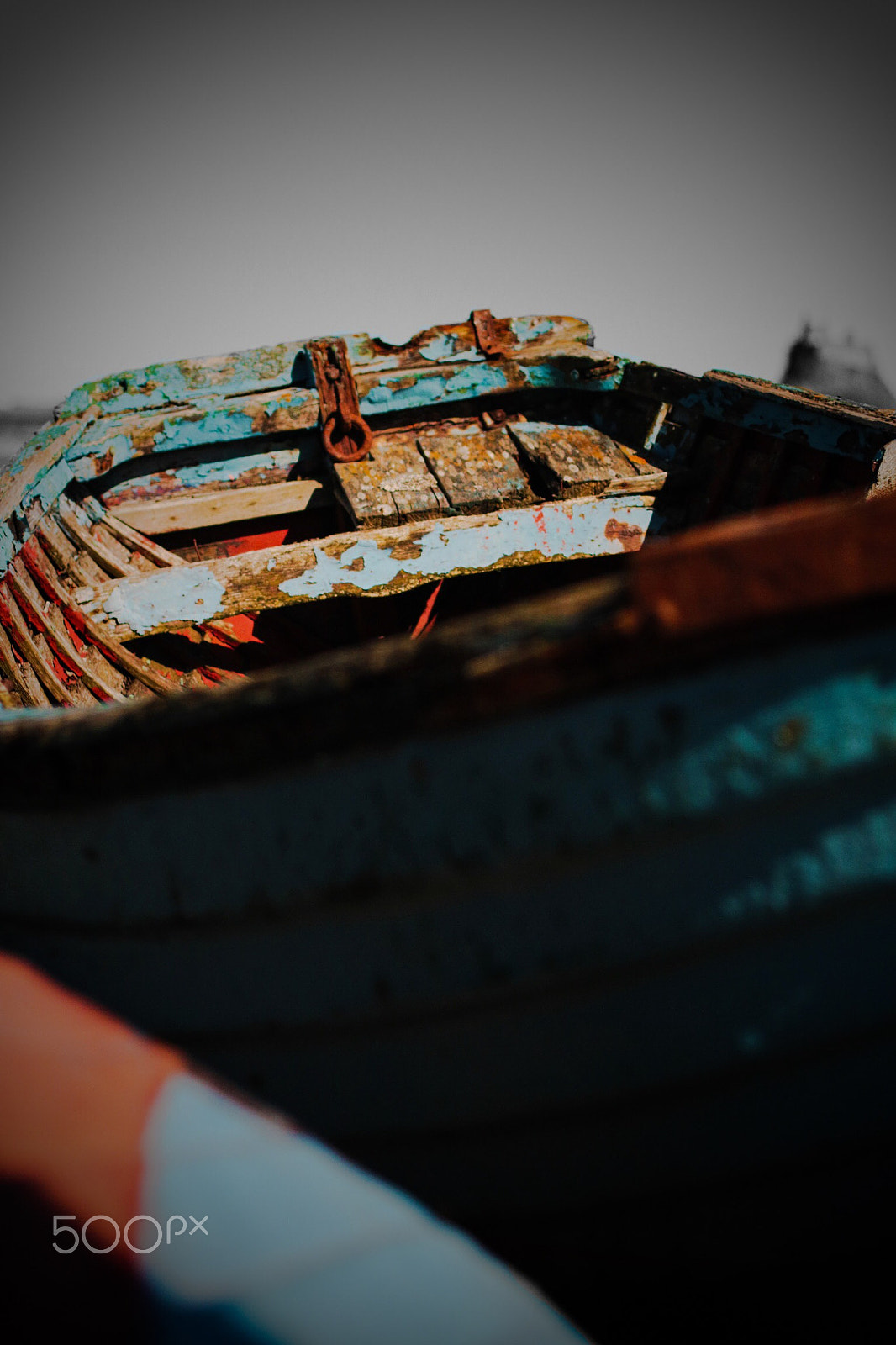 Canon EOS 750D (EOS Rebel T6i / EOS Kiss X8i) + Canon EF 50mm F1.4 USM sample photo. Lindisfarne old boat in colour photography