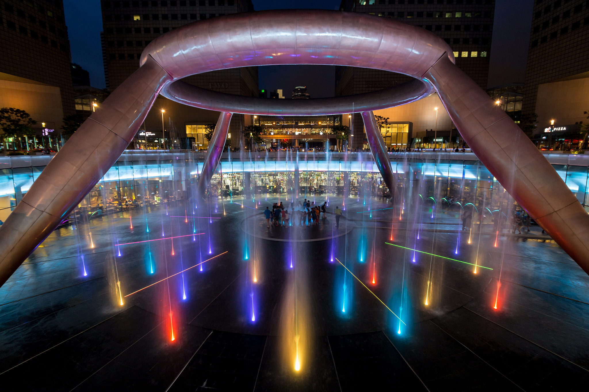 Canon EF-S 10-18mm F4.5–5.6 IS STM sample photo. Fountain of wealth photography