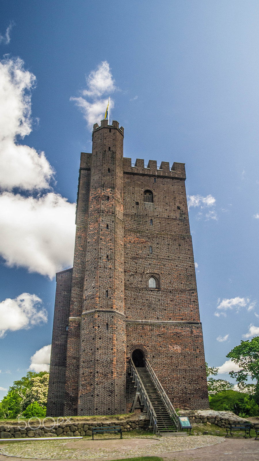 Samsung NX5 + Samsung NX 18-55mm F3.5-5.6 OIS sample photo. Castle tower photography