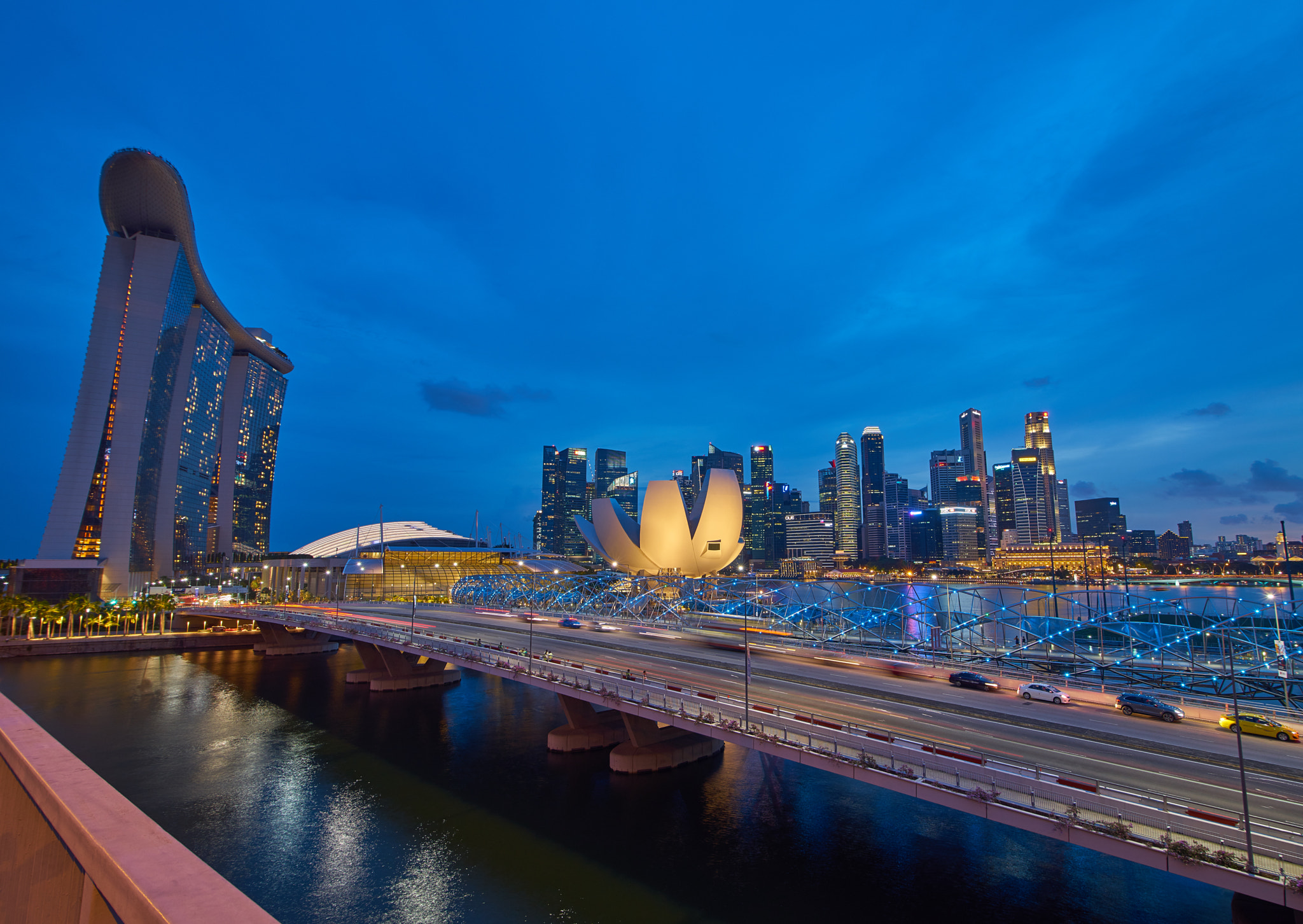 Sony a7R + 16-28mm F2.8 sample photo. Marina bay blue hour photography