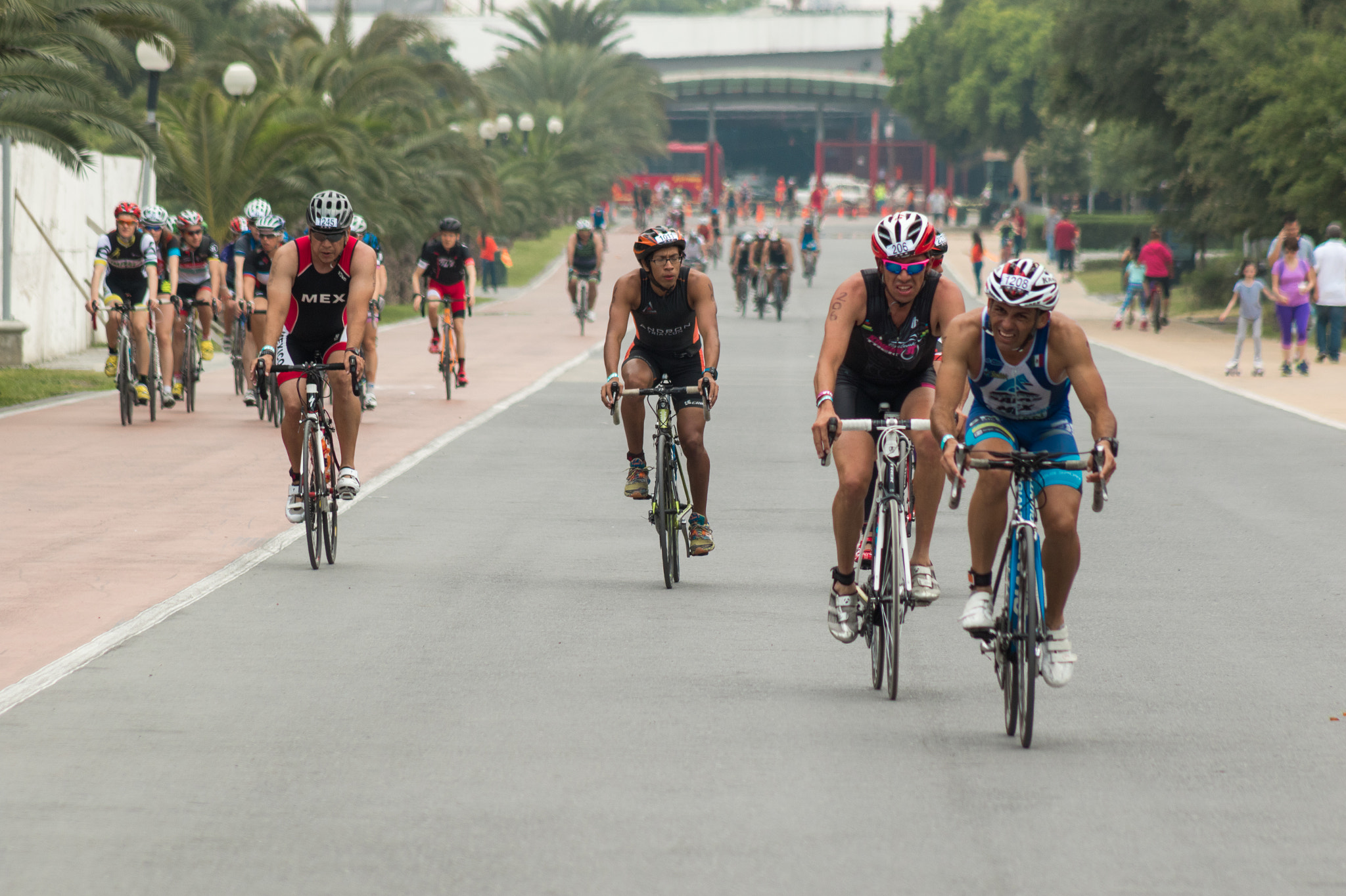 Canon EF 75-300mm f/4-5.6 USM sample photo. Triathlon photography