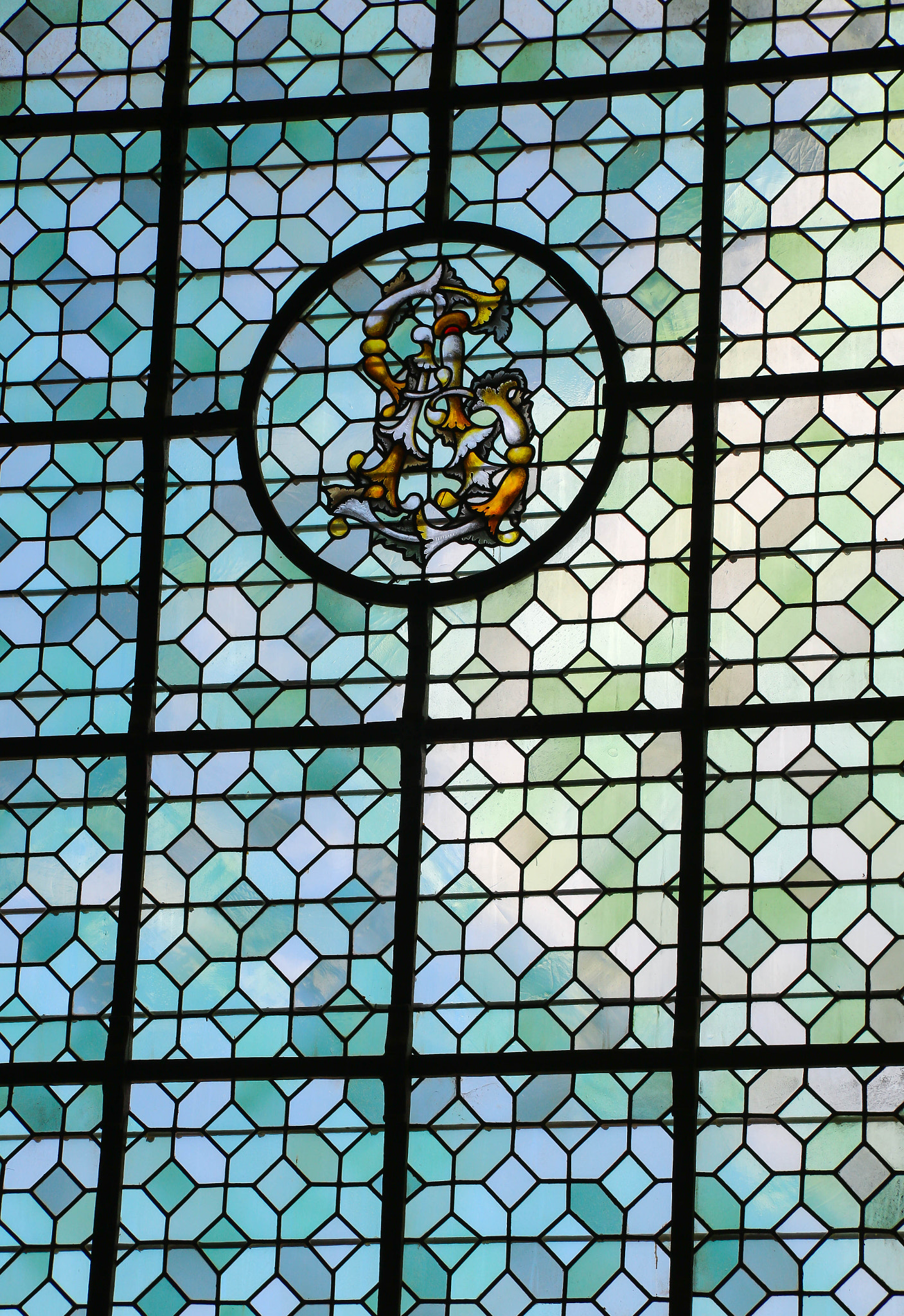 Canon EF-S 17-85mm F4-5.6 IS USM sample photo. Stained-glass photography
