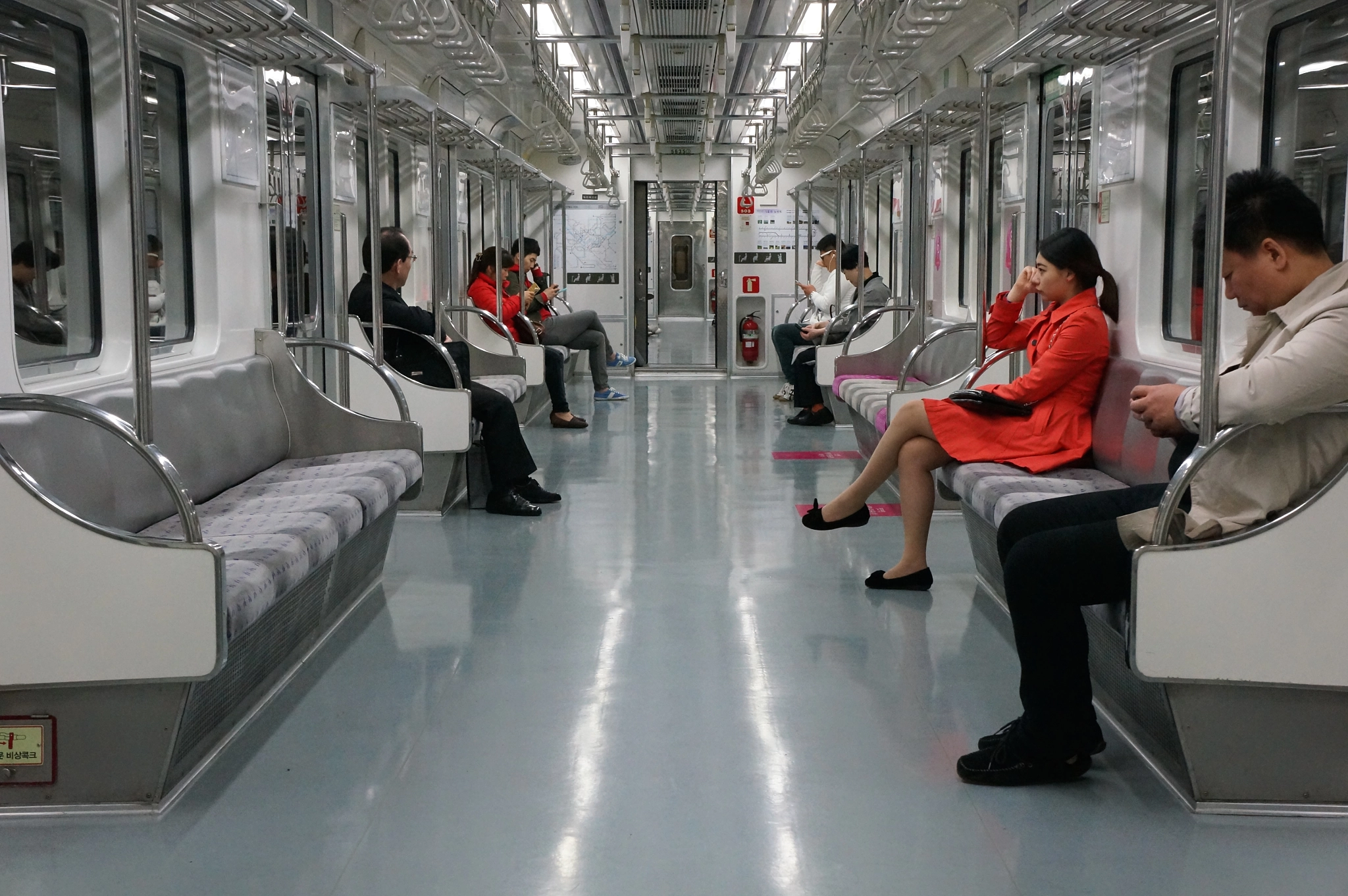 Tamron 18-200mm F3.5-6.3 Di III VC sample photo. On the seoul metro photography
