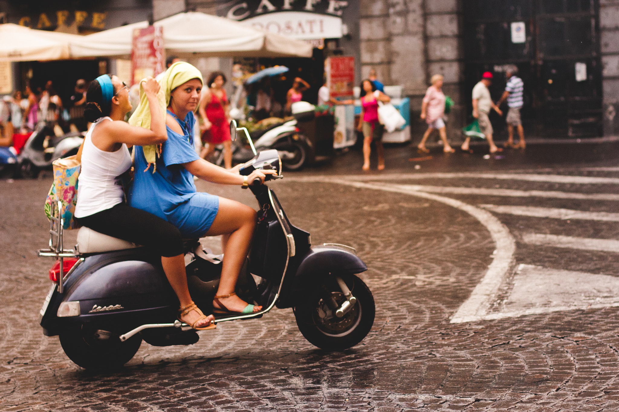 Canon EOS 40D + Canon EF 50mm F1.4 USM sample photo. Napoli photography