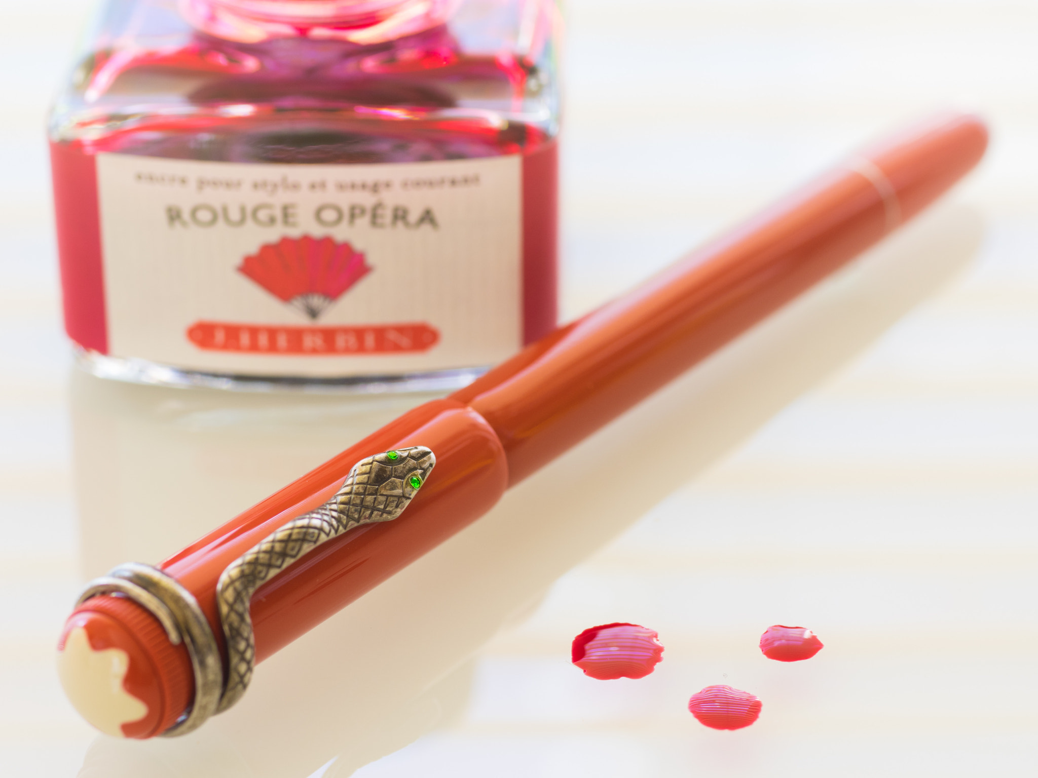 Olympus OM-D E-M1 + OLYMPUS 50mm Lens sample photo. Fountain pen lovers photography