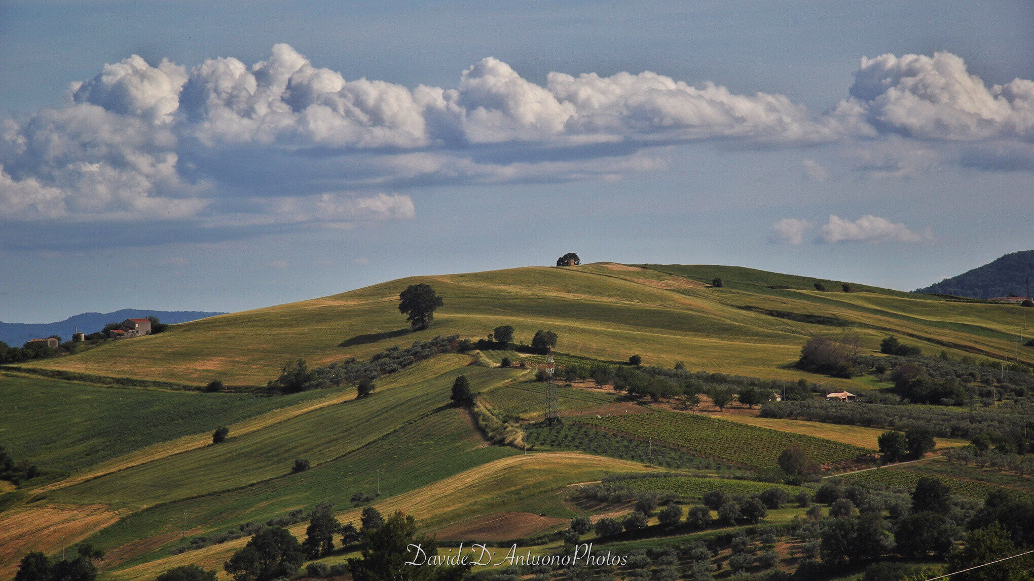 Canon EF-S 18-135mm F3.5-5.6 IS sample photo. Landscape abruzzo countryside photography