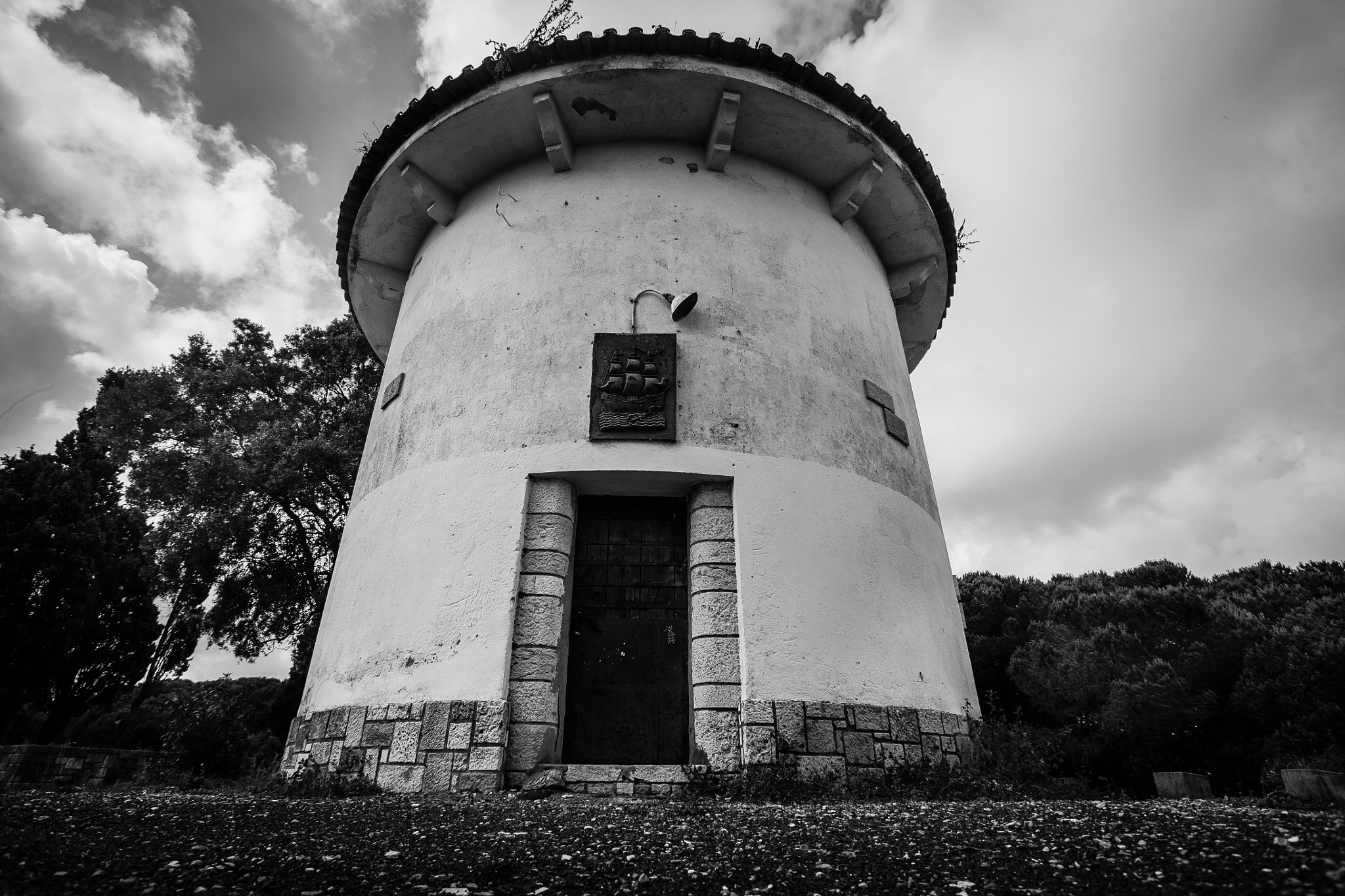 Canon EOS 5D + Canon EF 17-35mm f/2.8L sample photo. The moulin photography