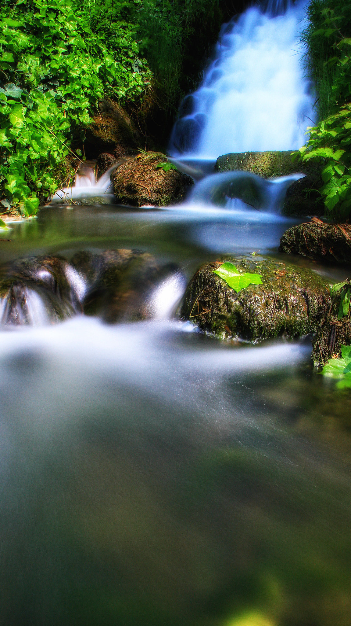 Canon EOS 7D + Canon 18-270mm sample photo. "waterfall" taken today at hothfield kent photography