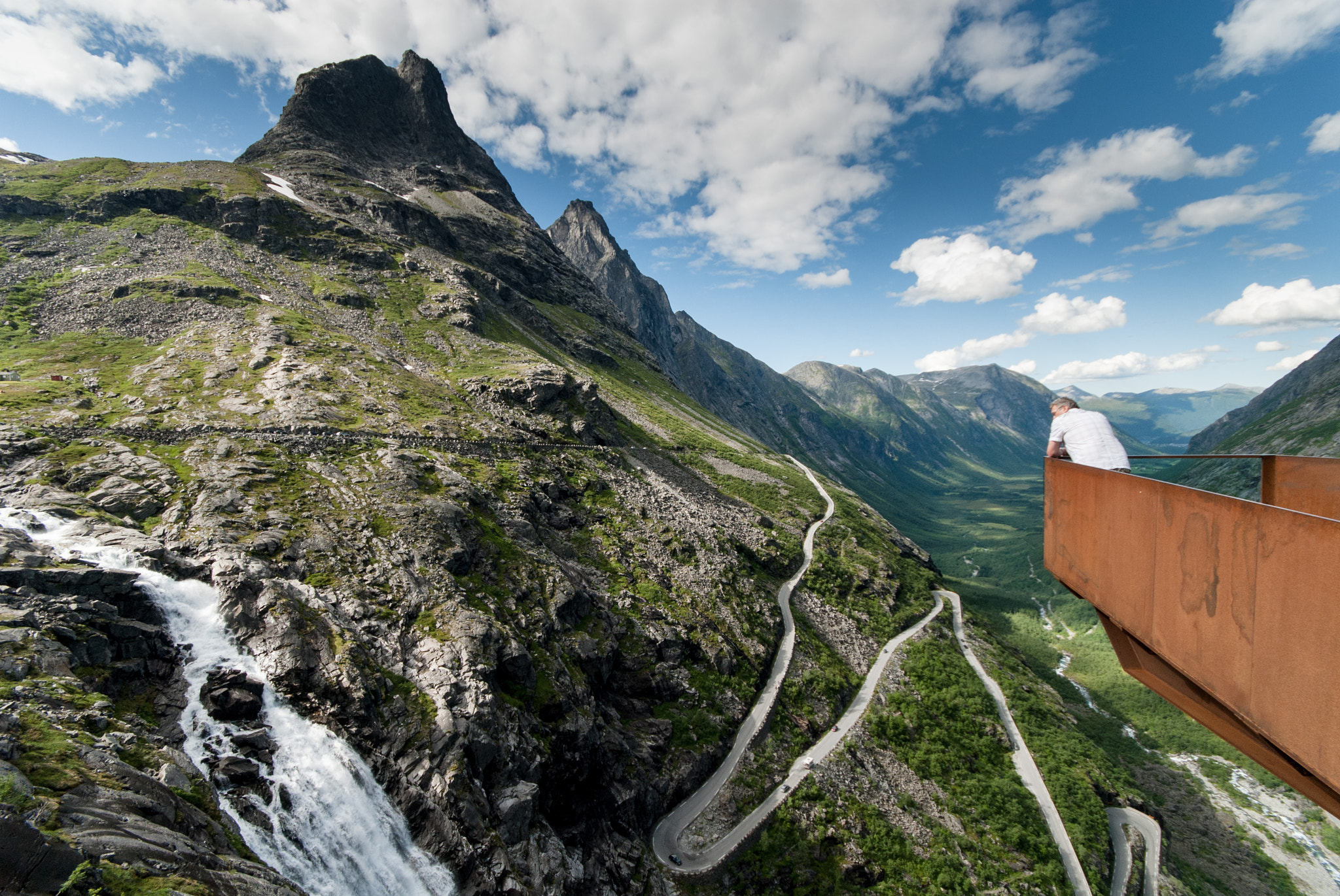 Sigma 10-20mm F4-5.6 EX DC HSM sample photo. Trollstigen photography