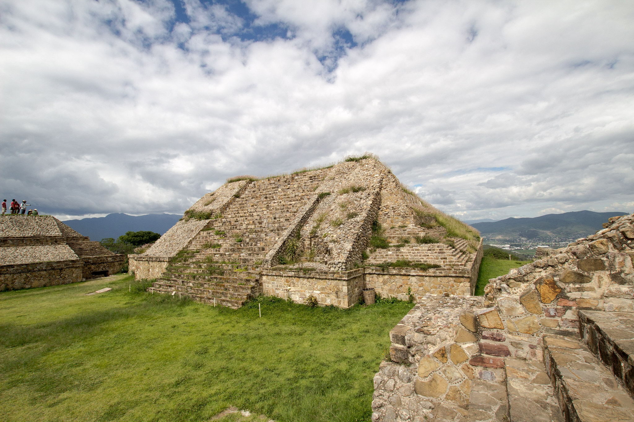 Sigma 10-20mm F3.5 EX DC HSM sample photo. Monte albán # 3 photography