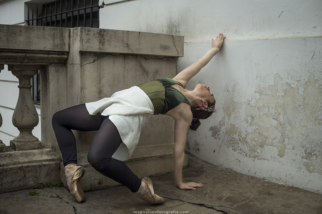Voigtlander Ultron 40mm f/2 SLII Aspherical sample photo. Ballerina photography