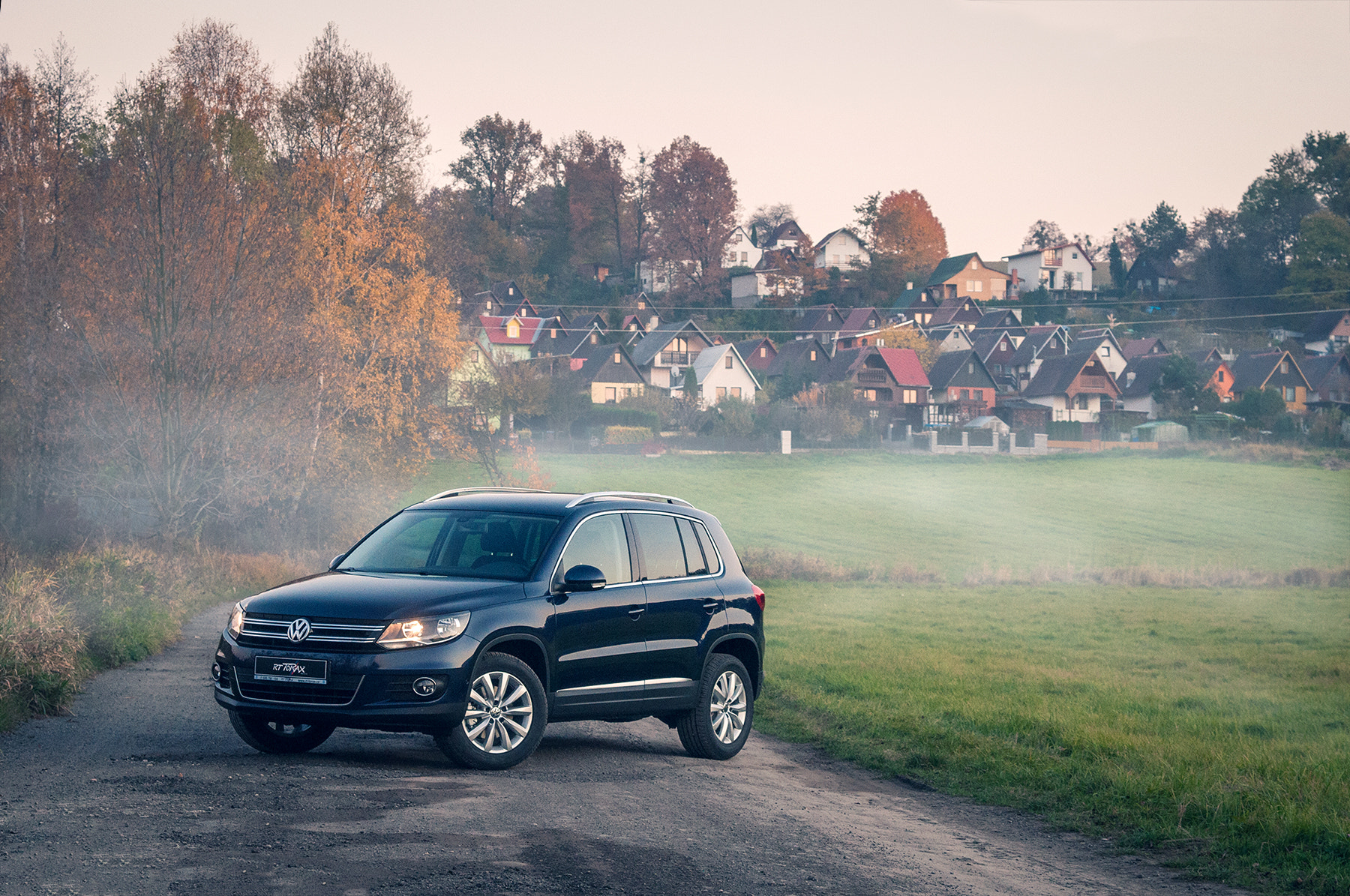 Sigma 28-70mm F2.8 EX DG sample photo. Volkswagen tiguan photography