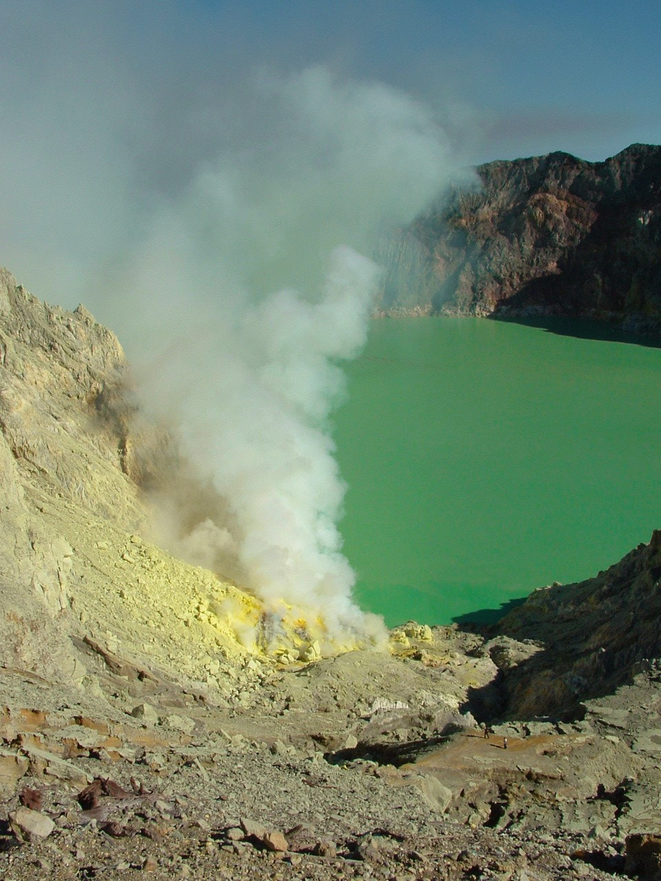 Fujifilm FinePix S3000 sample photo. Volcano ijen photography