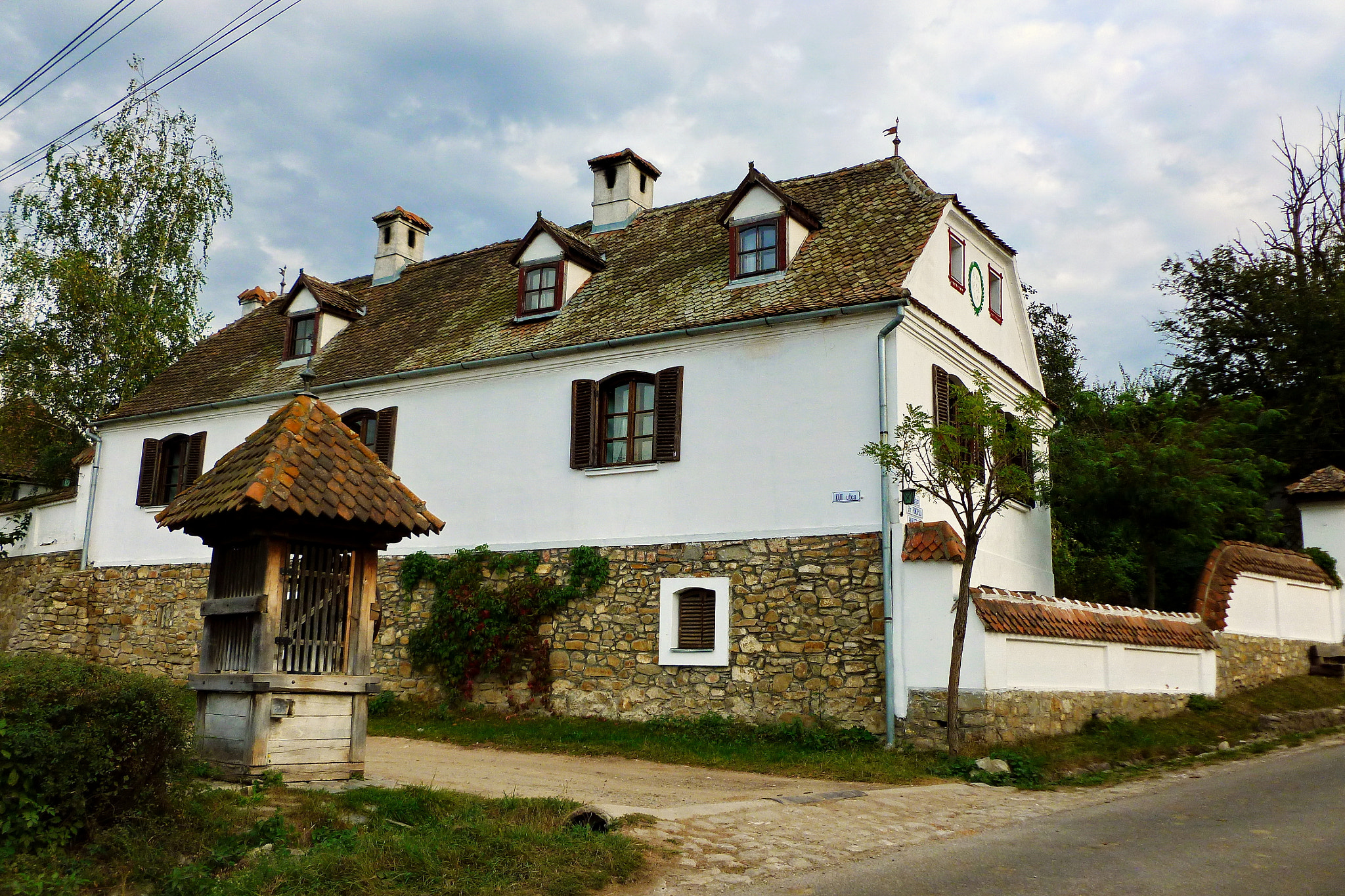 Panasonic Lumix DMC-FH25 (Lumix DMC-FS35) sample photo. Traditional house photography