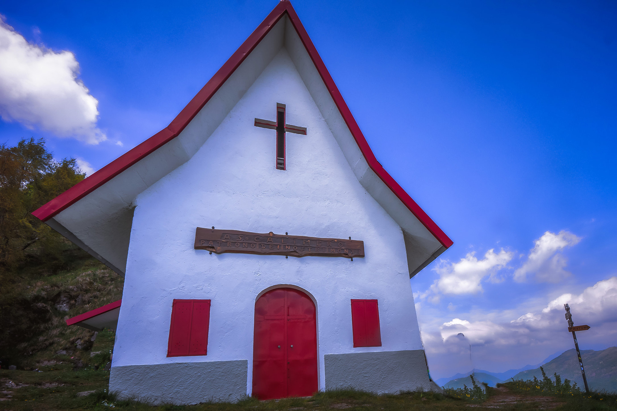 Sony E 10-18mm F4 OSS sample photo. Aerie photography