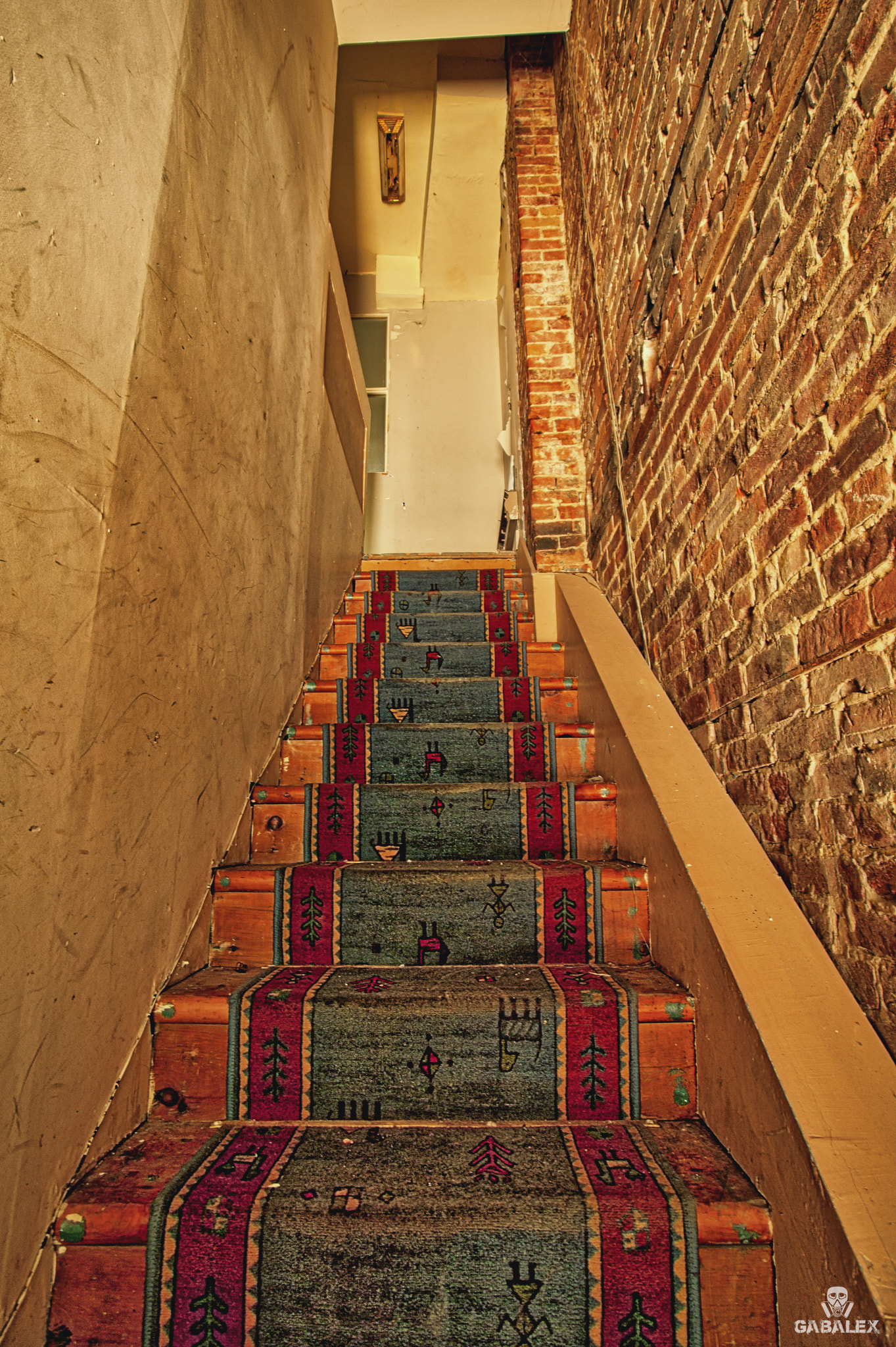 Nikon D700 + Sigma 17-35mm F2.8-4 EX Aspherical sample photo. Old stairs photography
