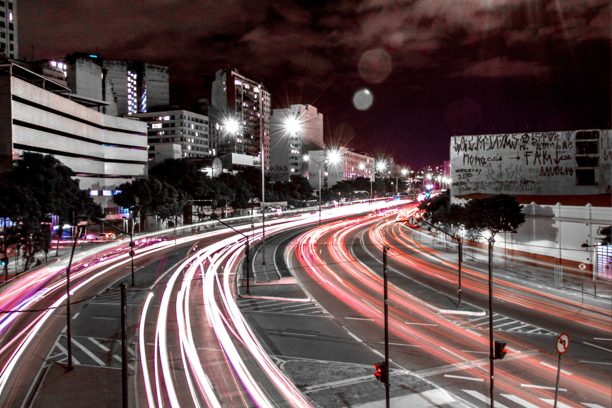 Canon EF-S 10-18mm F4.5–5.6 IS STM sample photo. Rabiscos de luz photography