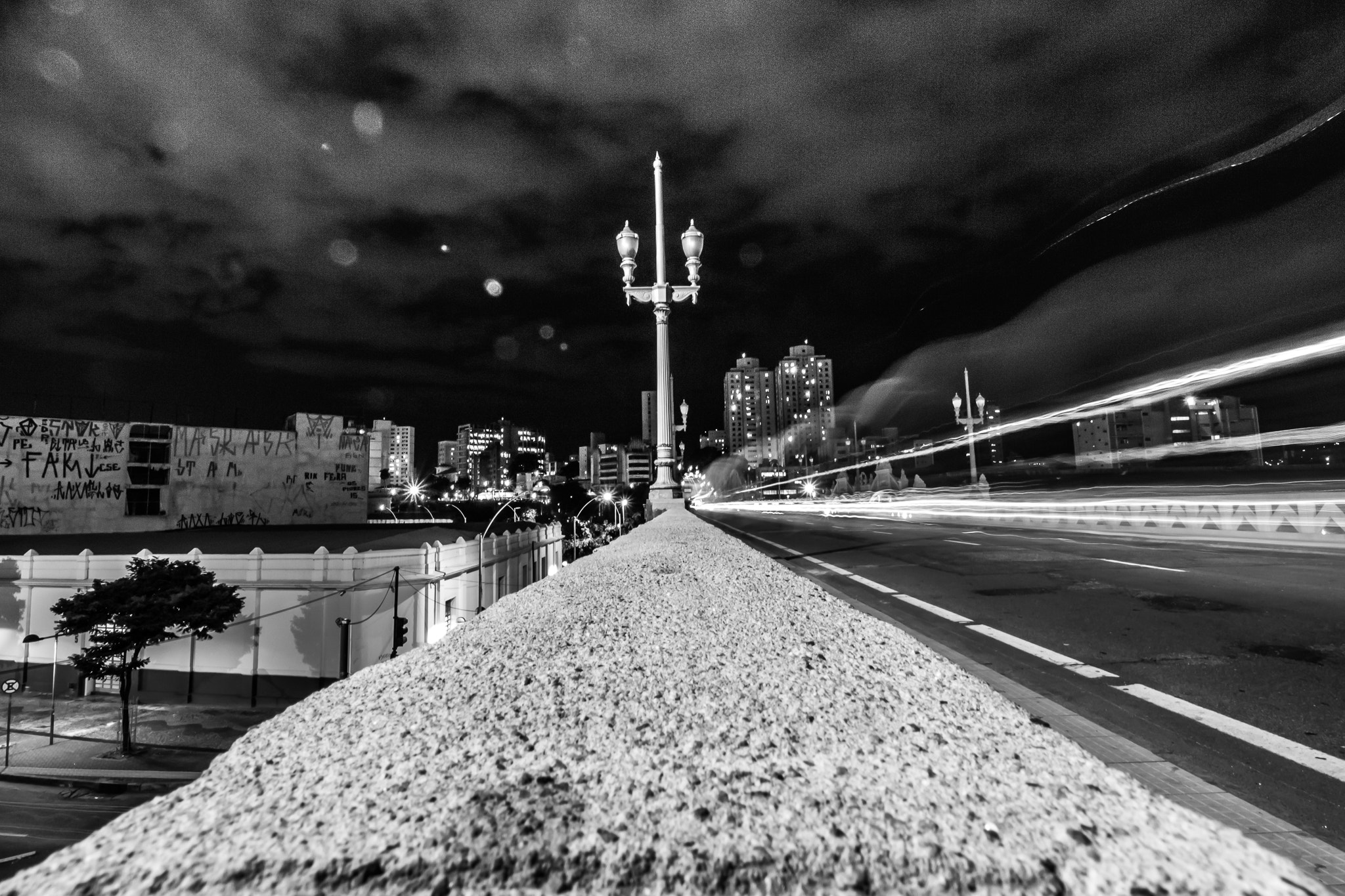 Canon EF-S 10-18mm F4.5–5.6 IS STM sample photo. Rabiscos de luz photography
