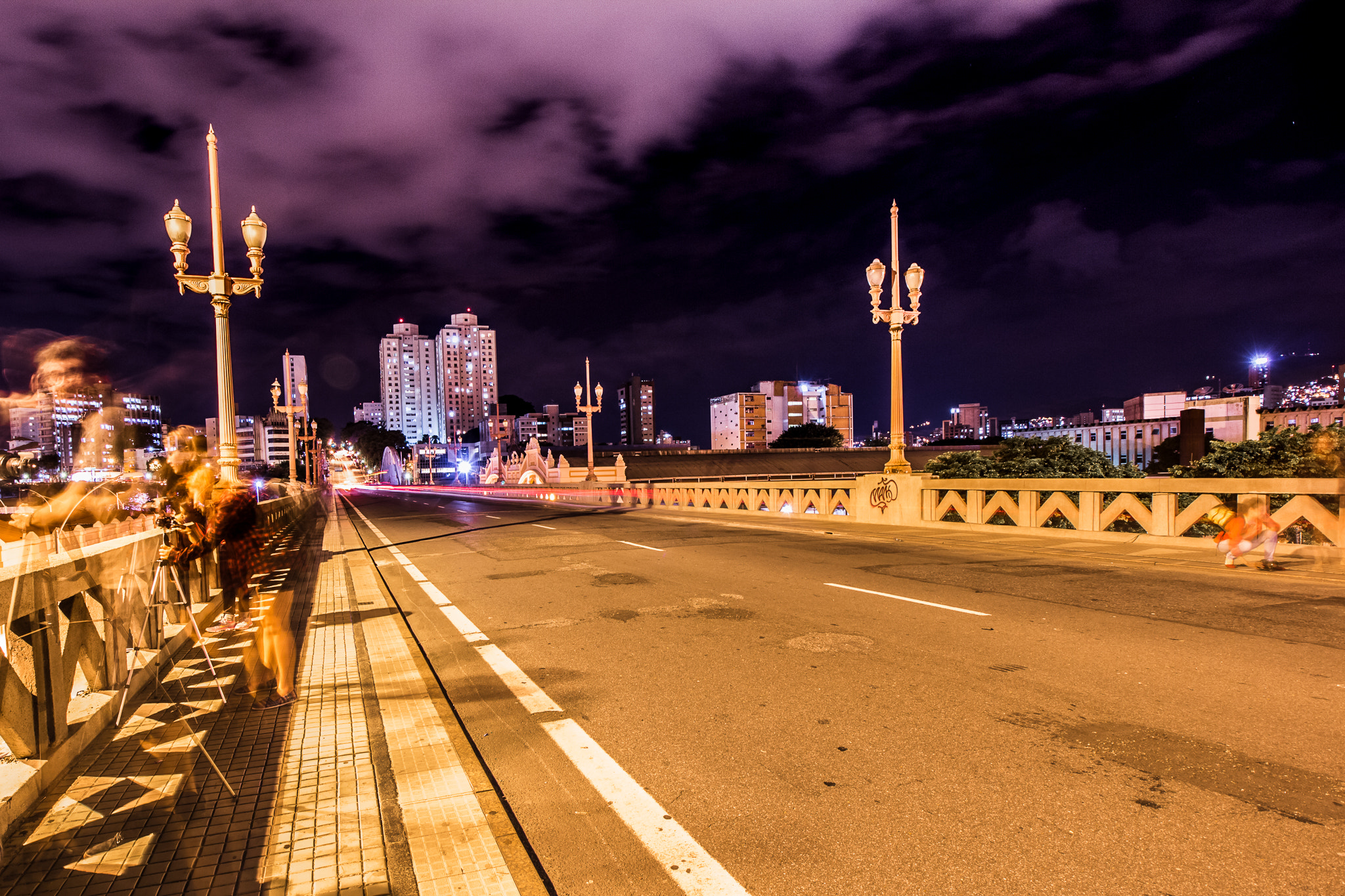 Canon EF-S 10-18mm F4.5–5.6 IS STM sample photo. Rabiscos de luz photography