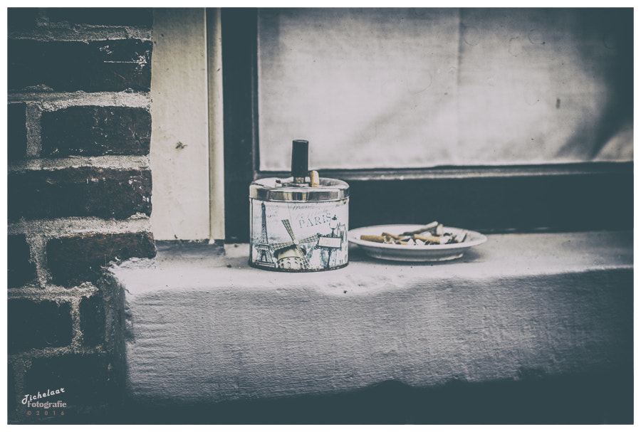 Canon EOS 700D (EOS Rebel T5i / EOS Kiss X7i) + Canon EF 50mm F1.4 USM sample photo. Smokey paris photography