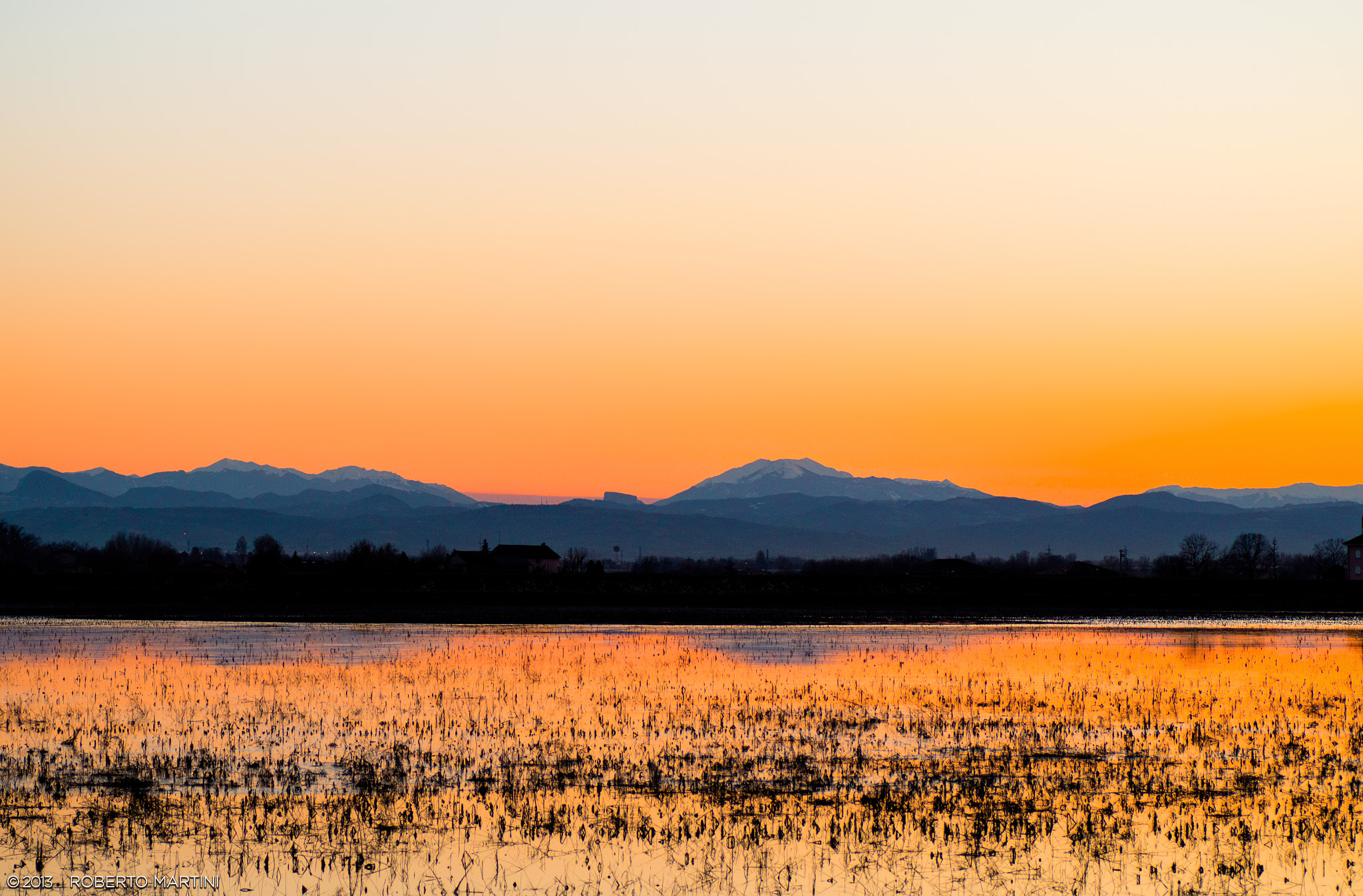 Sony SLT-A37 + Tamron SP AF 90mm F2.8 Di Macro sample photo. Sunset on secchia river photography