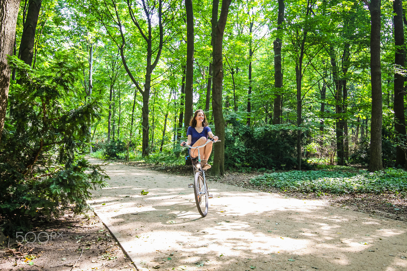Canon EF 300mm f/2.8L sample photo. A rented bike in germany photography