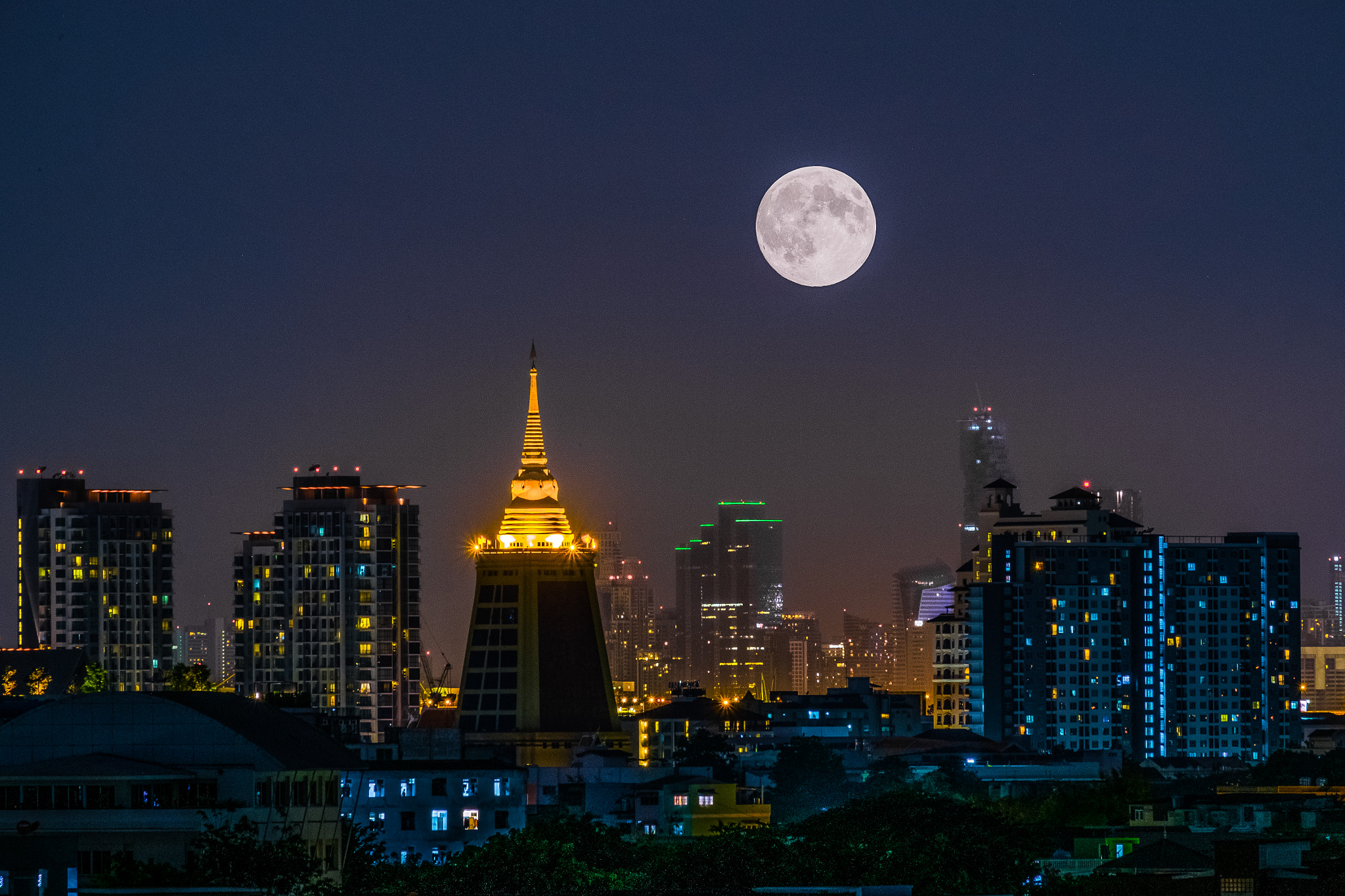 Fujifilm X-M1 + Fujifilm XC 50-230mm F4.5-6.7 OIS II sample photo. Dhammamongkol pagoda photography