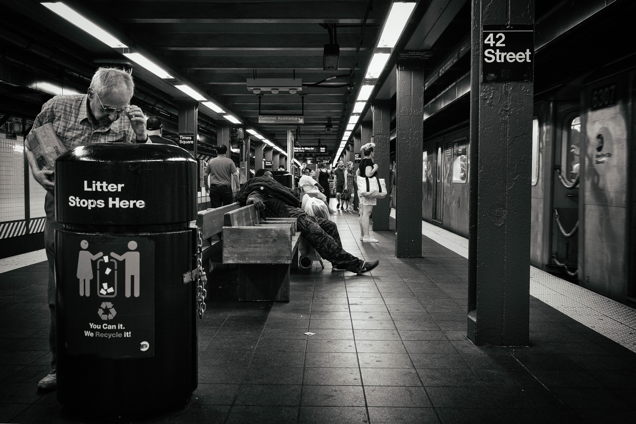 Sony a7R + E 35mm F2 sample photo. Nyc sketch #3 photography
