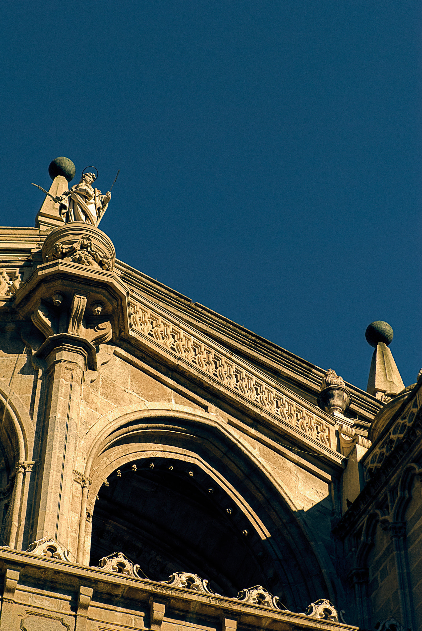 Nikon D3000 sample photo. Toledo architecture photography