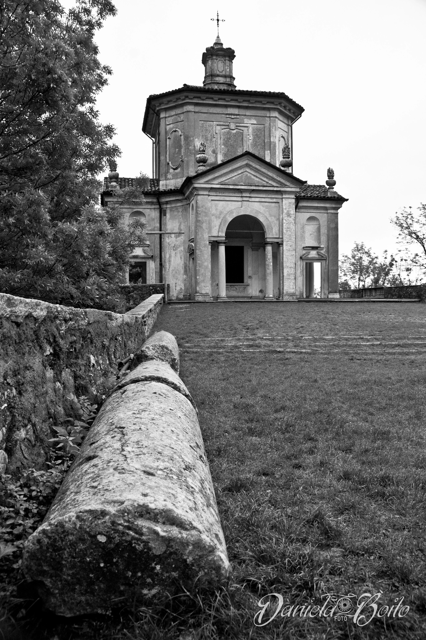 Nikon D80 + Sigma 18-200mm F3.5-6.3 DC sample photo. Sacro monte photography