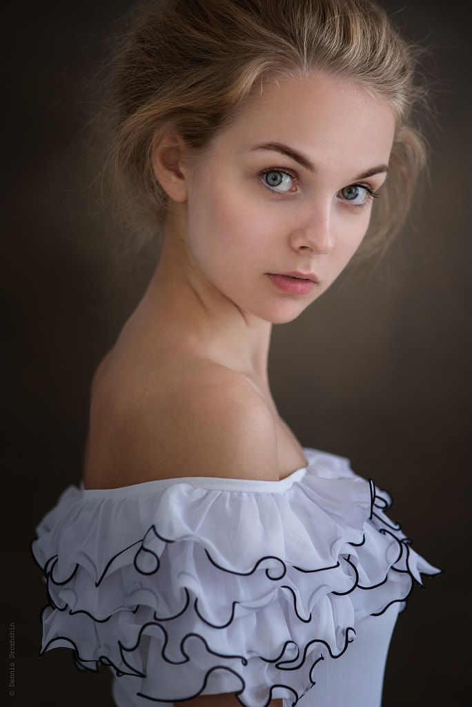 Nastya by Dennis Drozhzhin / 500px