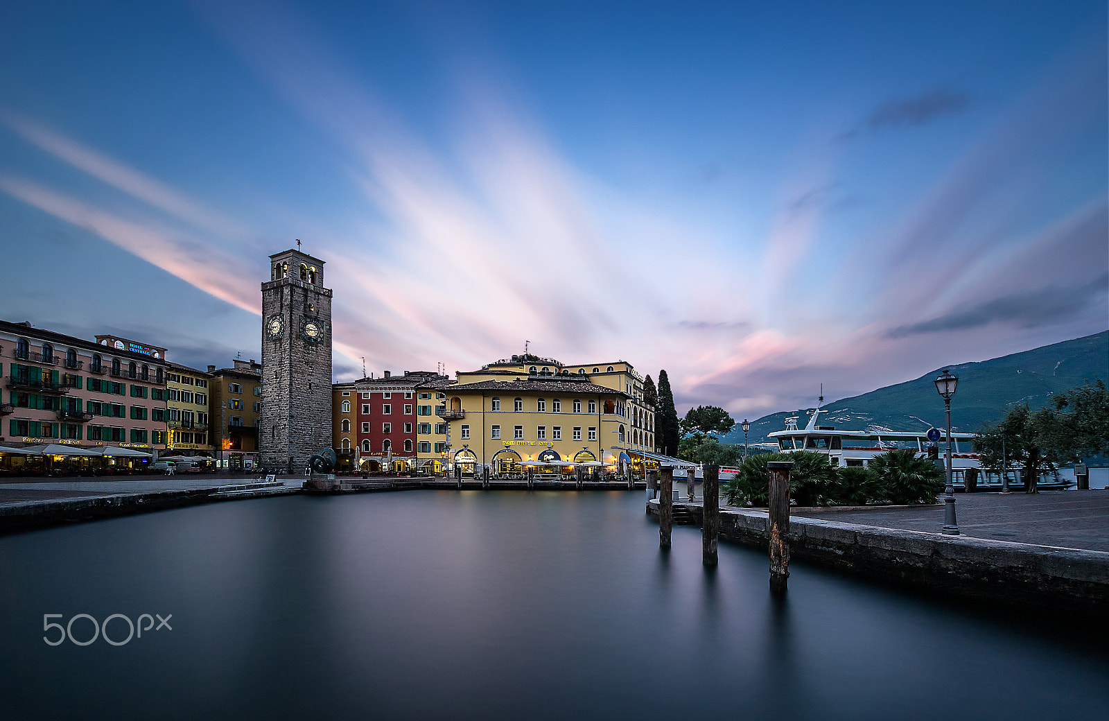 Nikon D3100 + Sigma 10-20mm F3.5 EX DC HSM sample photo. Riva del garda, spells at sunset! photography