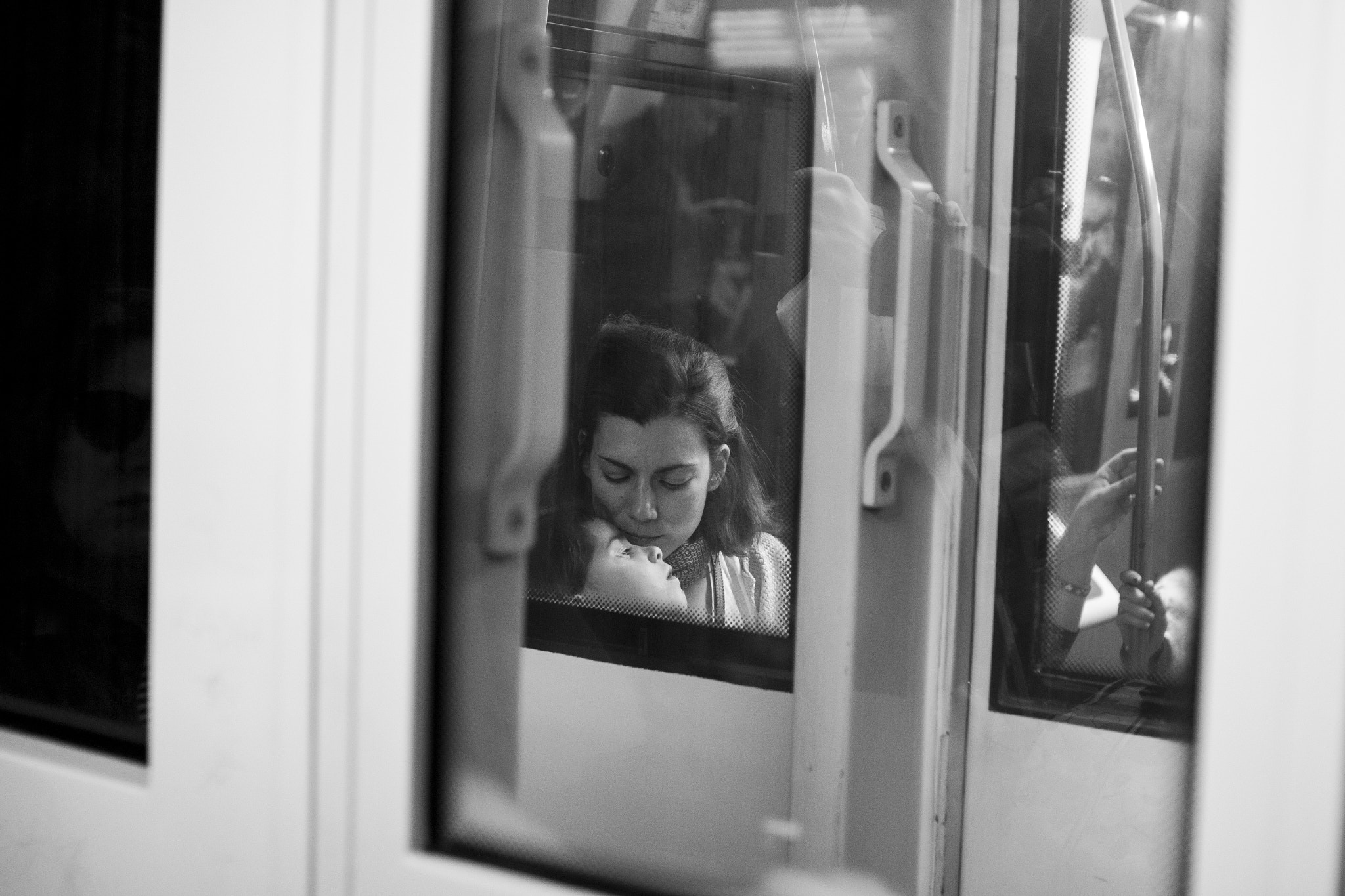 Sigma 30mm F1.4 EX DC HSM sample photo. Entre vagones photography