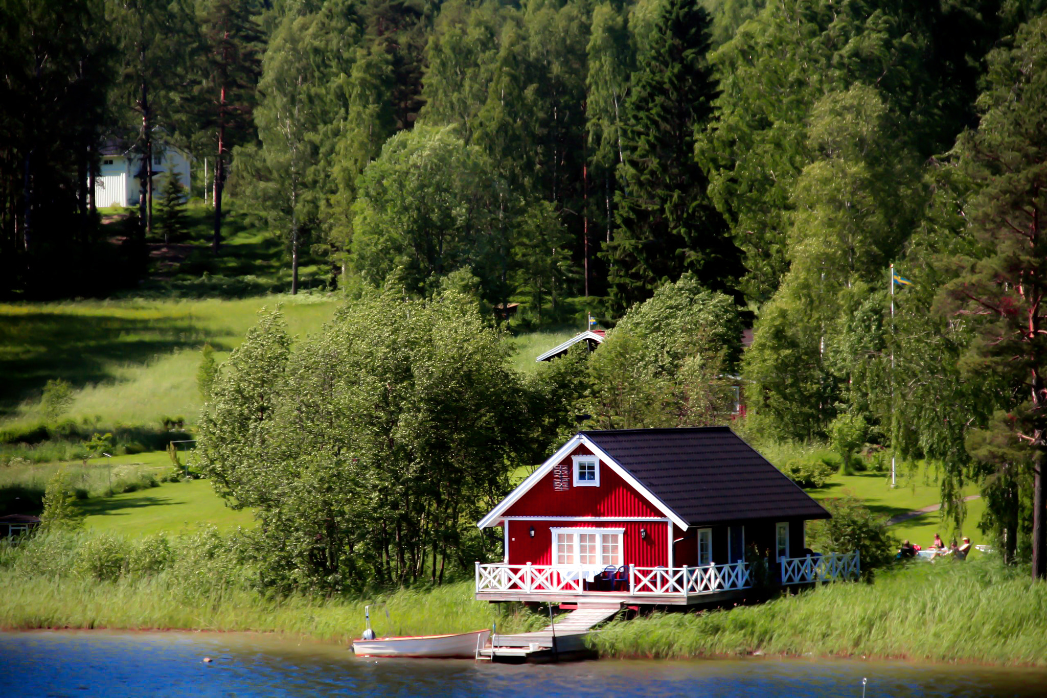 Canon EOS 400D (EOS Digital Rebel XTi / EOS Kiss Digital X) sample photo. Haus am see (irgendwo in schweden). photography