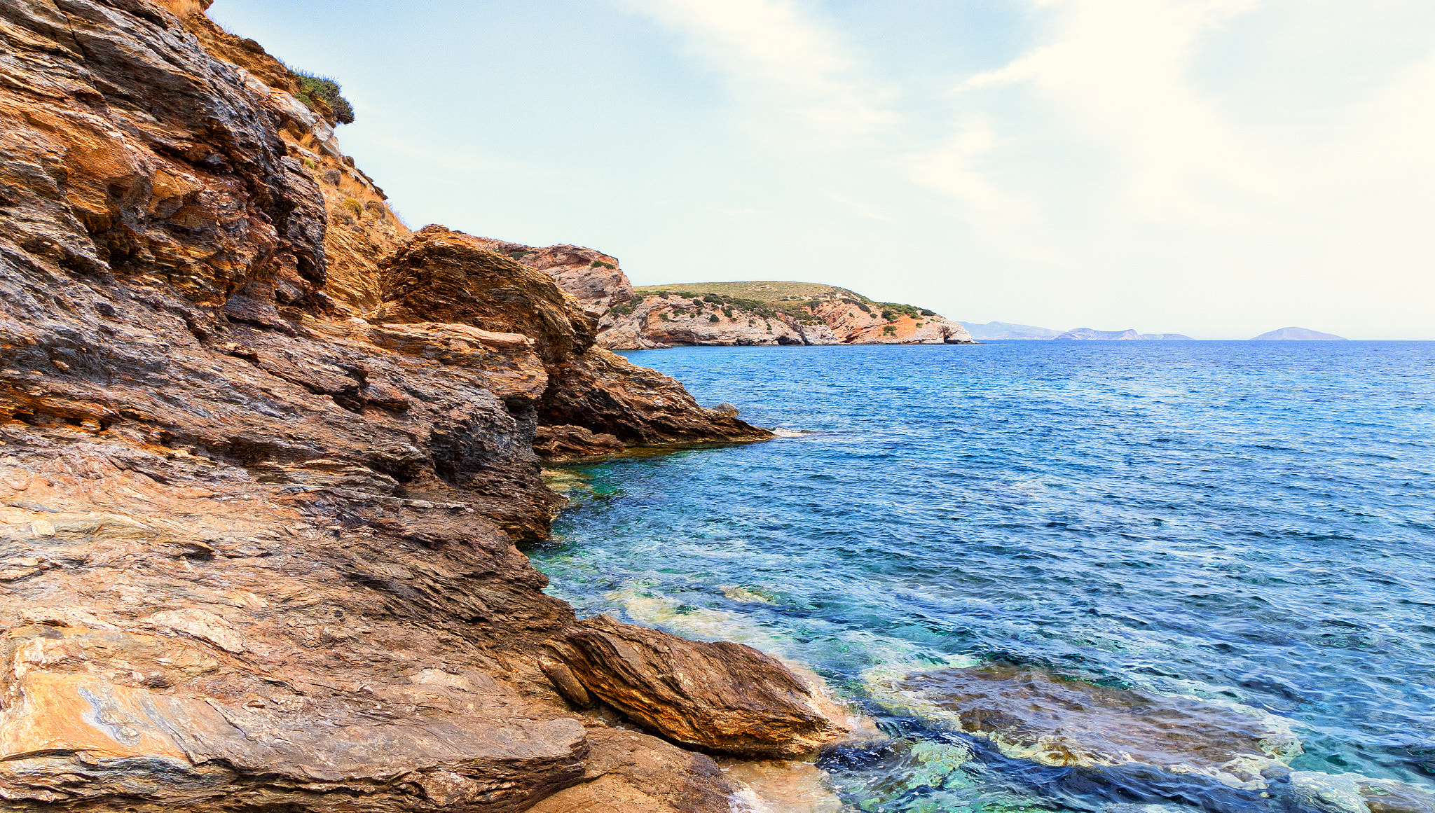 Canon EF-S 10-18mm F4.5–5.6 IS STM sample photo. Rocky beach at moutsouna, naxos, greece photography