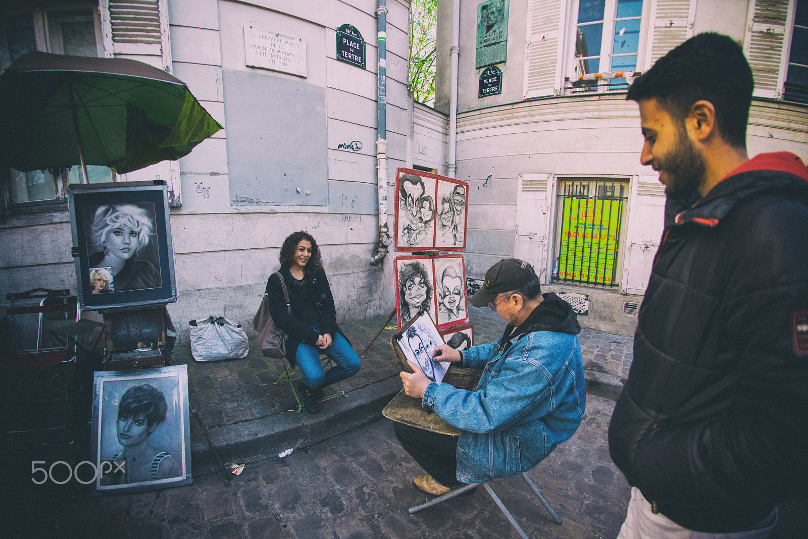 Nikon D600 + Nikon AF Fisheye-Nikkor 16mm F2.8D sample photo. A painter in montmartre - paris photography