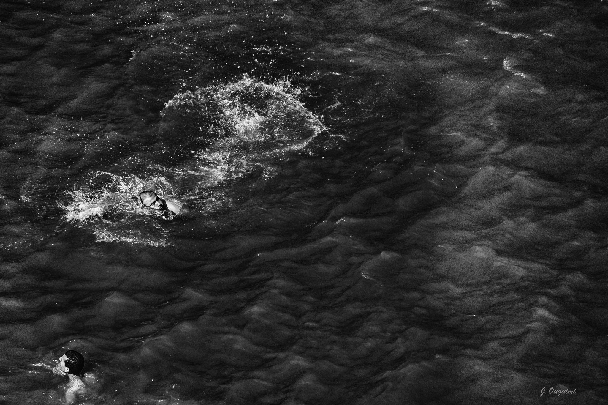 Tamron AF 200-400mm f/5.6 LD IF (75D) sample photo. Swimming photography