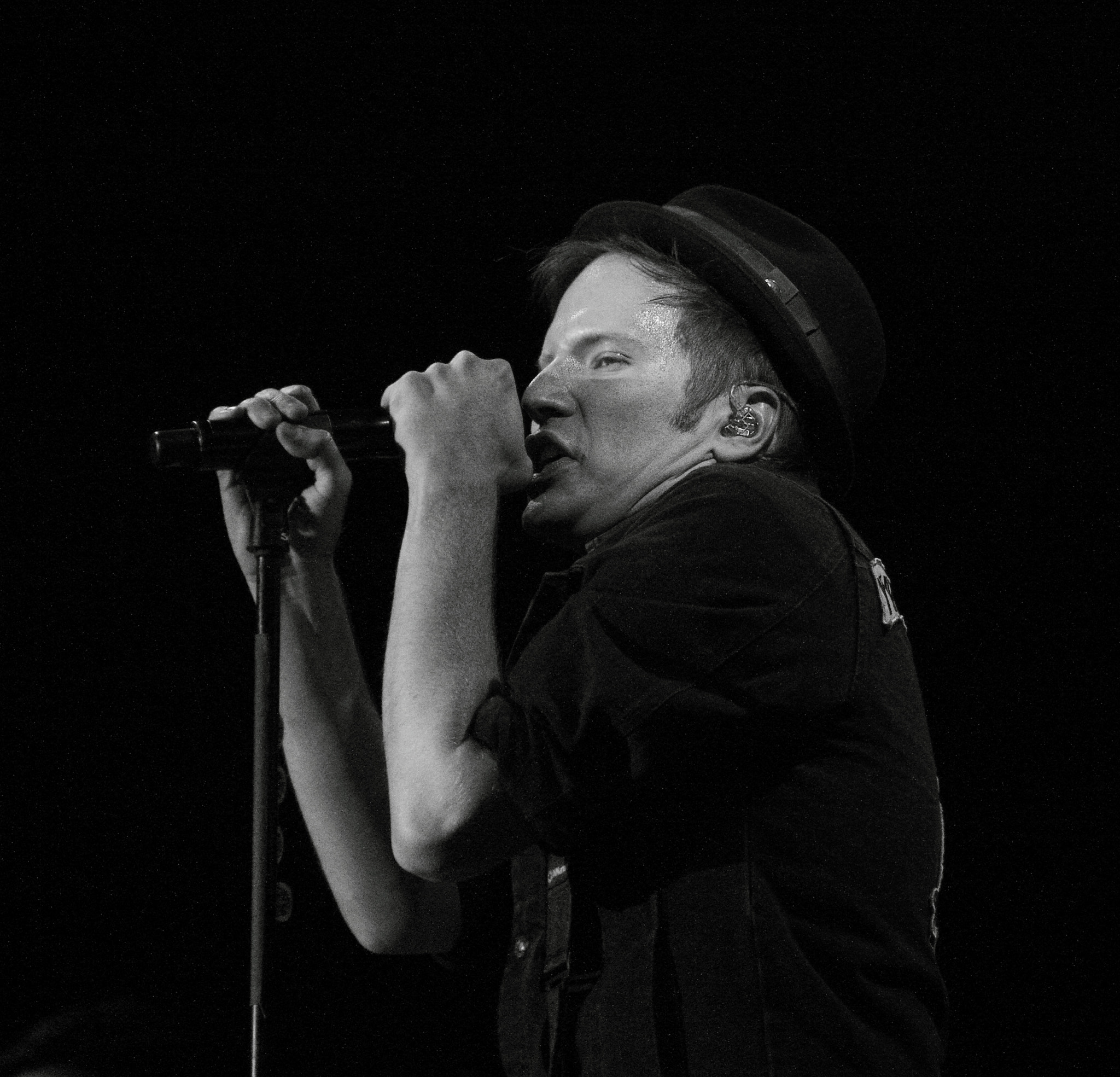 Canon EF-S 18-135mm F3.5-5.6 IS sample photo. Patrick stump, fall out boy photography