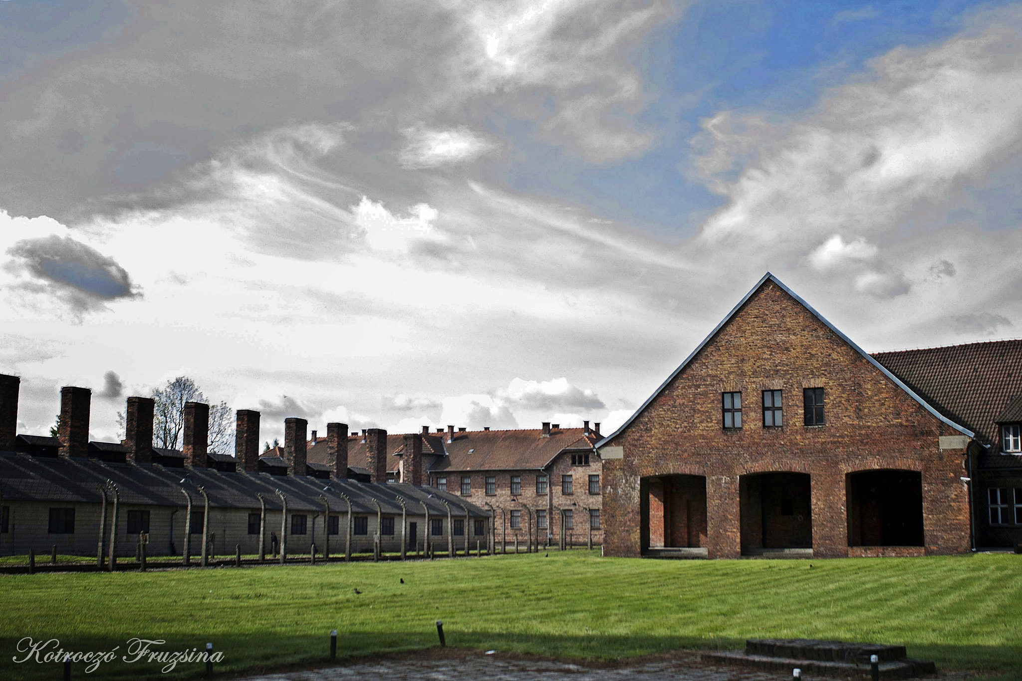 Canon EOS 400D (EOS Digital Rebel XTi / EOS Kiss Digital X) sample photo. Auschwitz i. photography