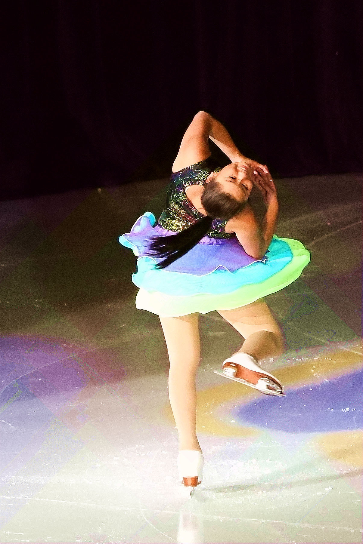 Canon EF 100-400mm F4.5-5.6L IS USM sample photo. Ice show photography