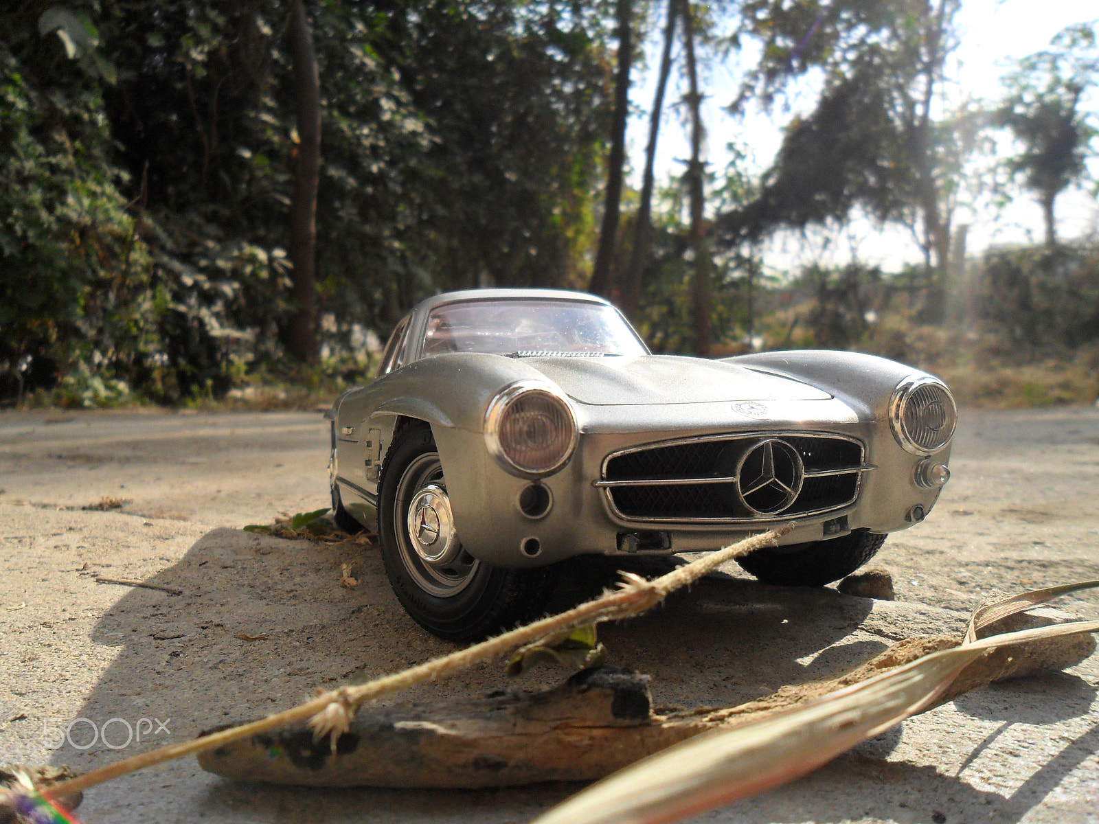 Samsung ES70, ES71 / VLUU ES70, ES71 /  SL600 sample photo. Old mercedes car model photography