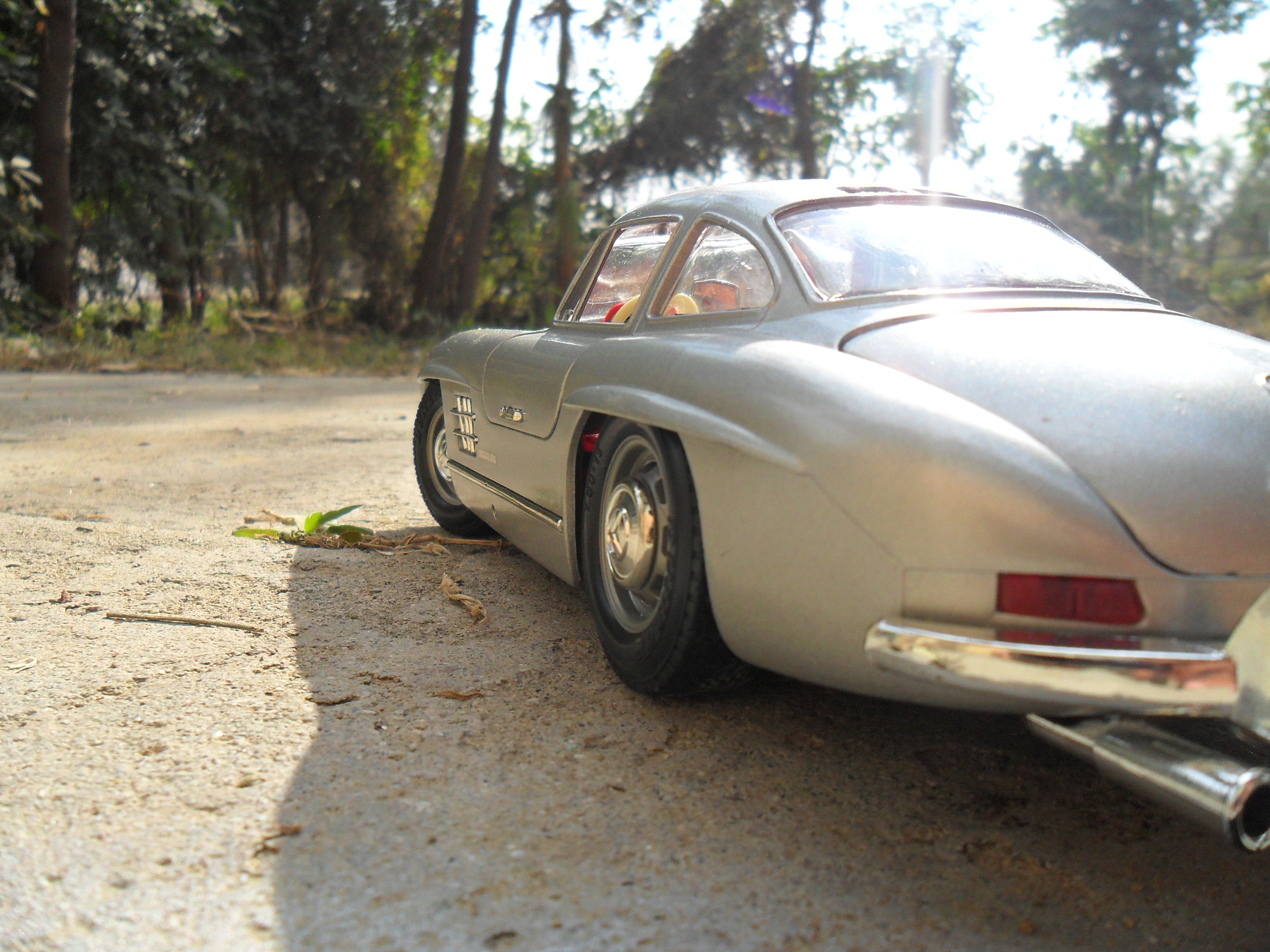Samsung ES70, ES71 / VLUU ES70, ES71 /  SL600 sample photo. Old mercedes car model photography