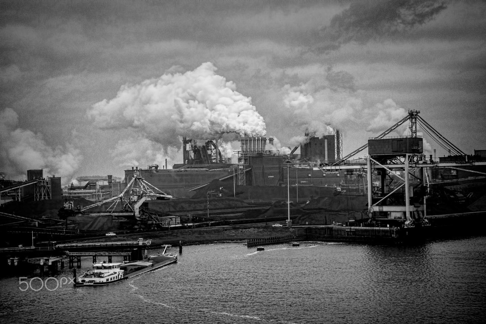 Sony SLT-A77 + Tamron 18-270mm F3.5-6.3 Di II PZD sample photo. Steelworks at ijmuiden photography