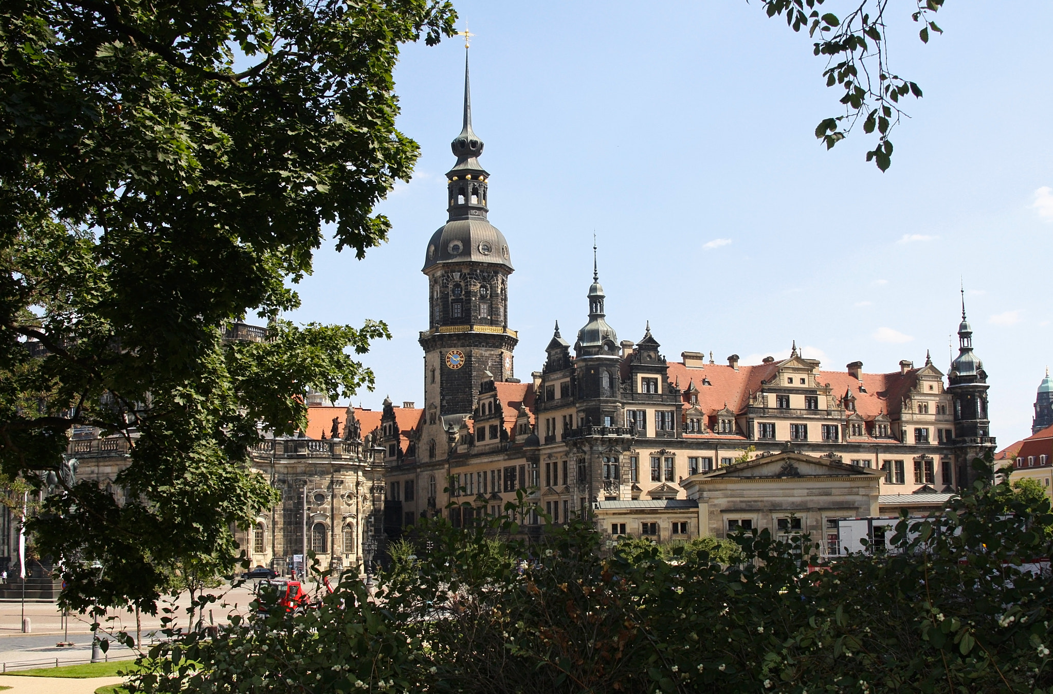 Canon EF 28-105mm f/3.5-4.5 USM sample photo. Dresden photography